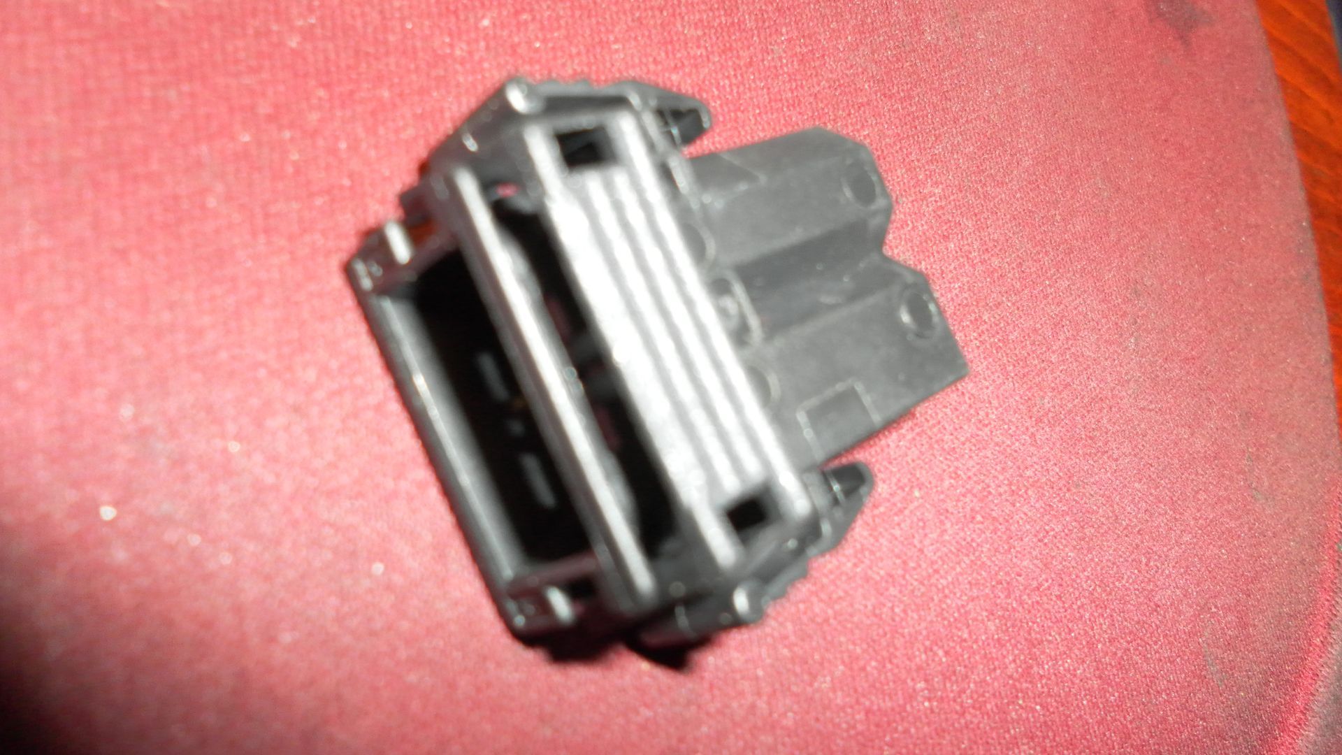 stekker zonder binnenwerk , nieuw	“BMW 1 378 400 “		61131378400	83300492941