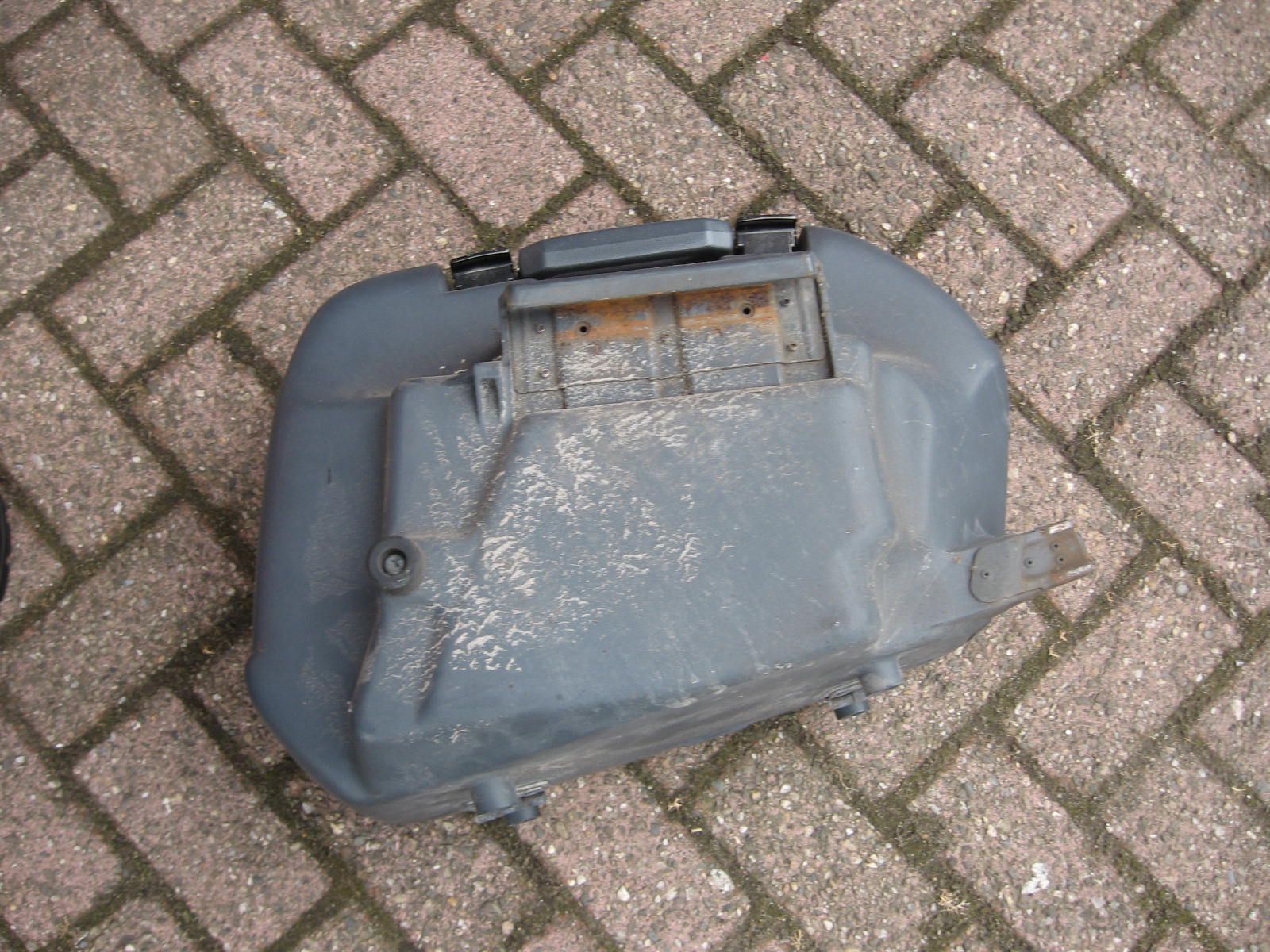 linkerkoffer st1100 1992 rood  , 1 sleutel oem