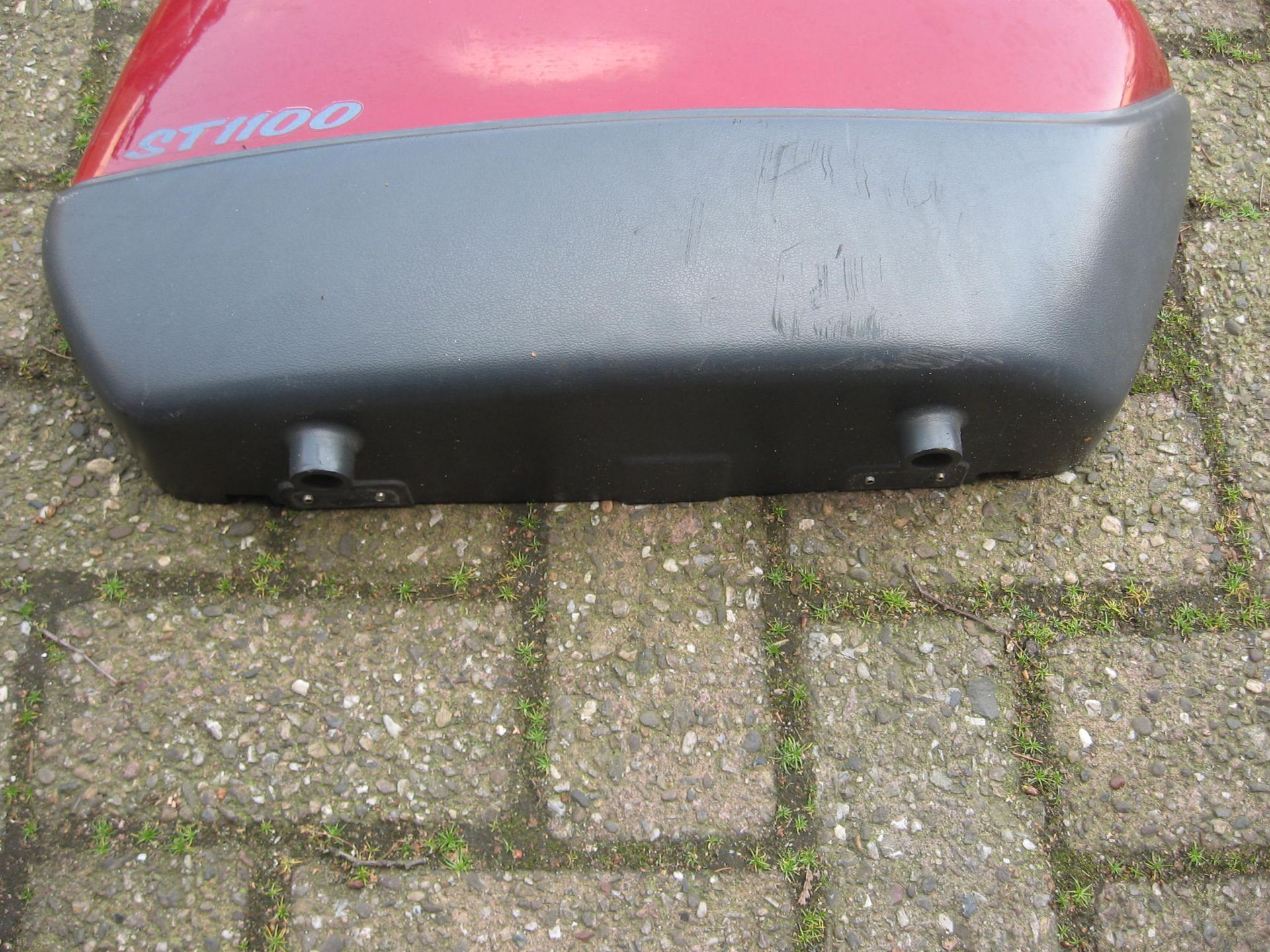 deksel koffer rechts zonder scharnieren , met sluitplaat // ST1100		81450-maj	81450-my3