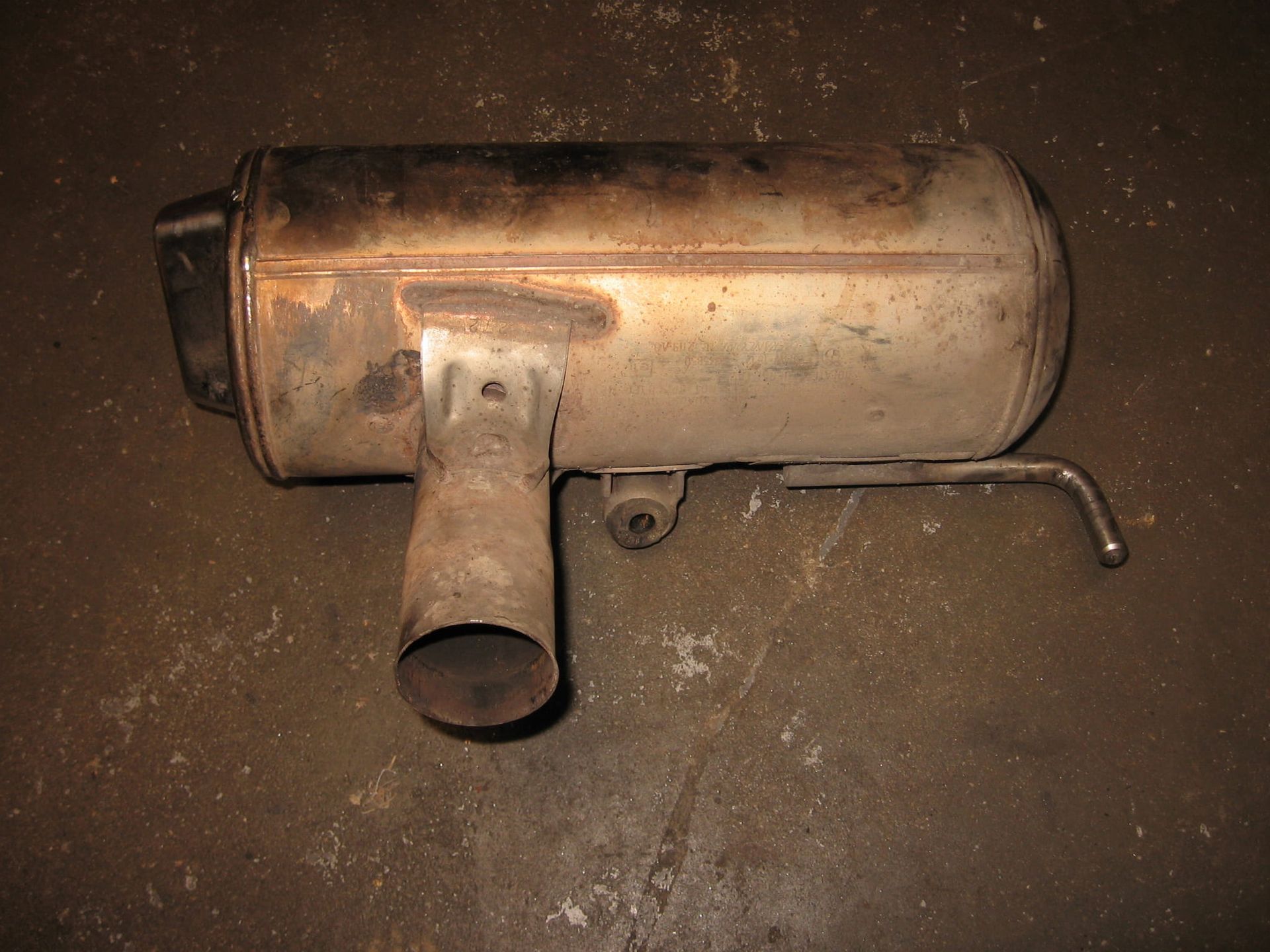 uitlaatdemper rechts	F650gs 99-03	18122343582