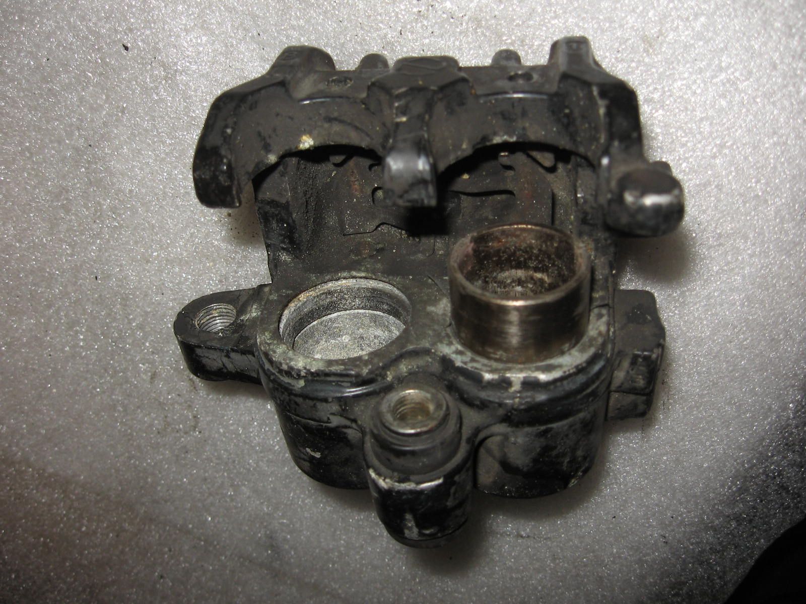 remklauw rechts voor	Vf1100 83-86	45201-mb4-006	,1 remzuiger