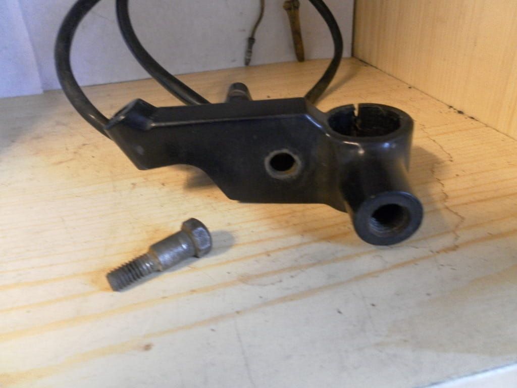 houder koppelingshevel met koppelinglschakelaar	gsx550  , 57500-33421