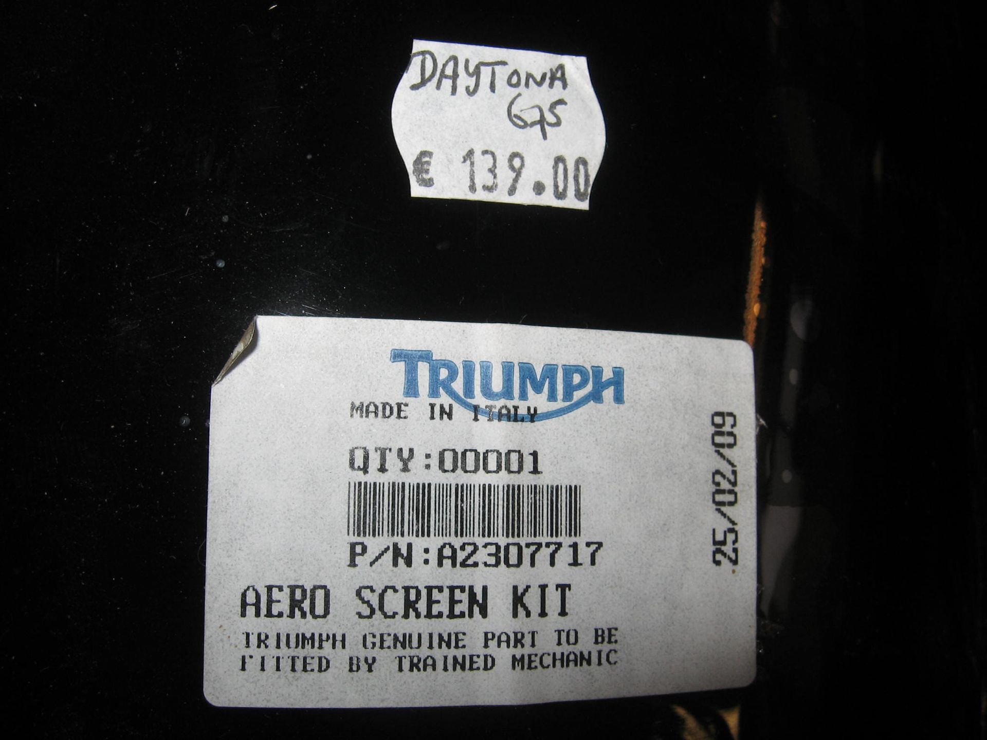Kuipruit // Triumph daytona 675 2006-17	nieuw , bovenkant nog met folie , binnenkant kleine krasjes 			A2307717
