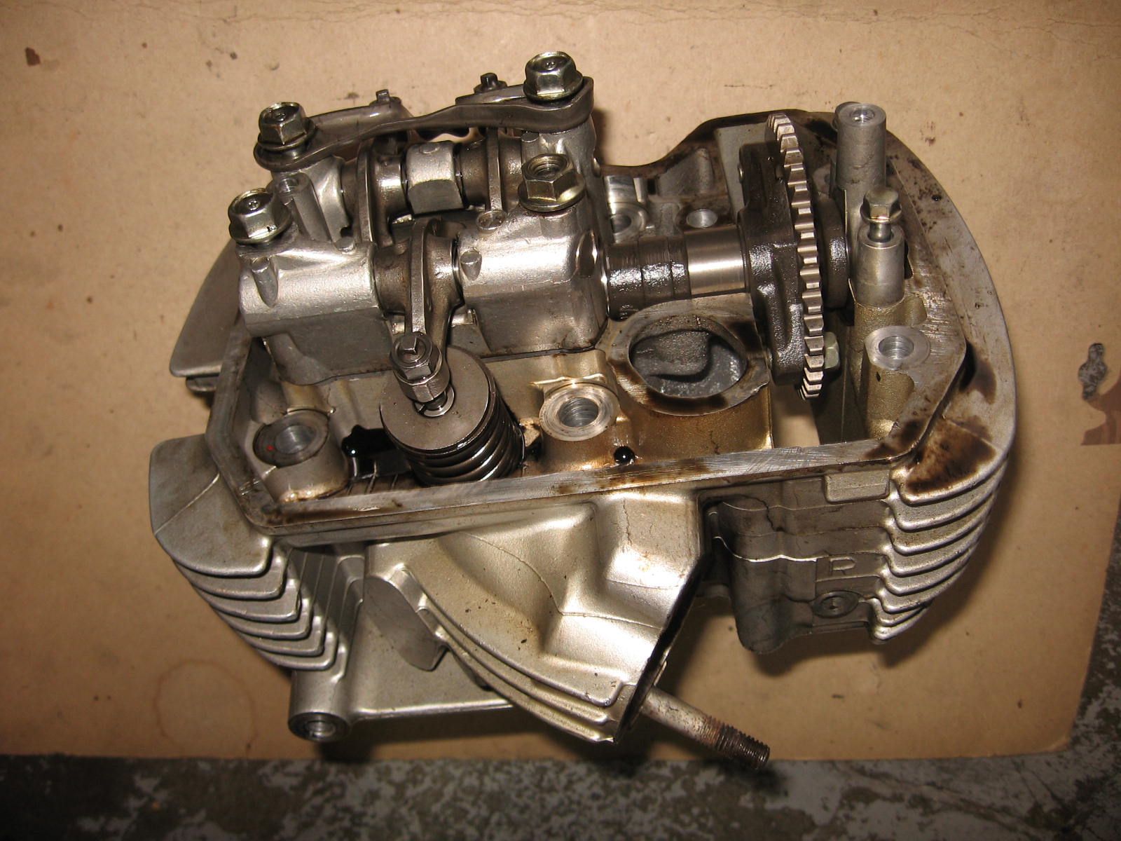 Achterste cilinderkop met nokkenas	Vt600c 1988-97	12220-mr1-000	14120-mr1-000