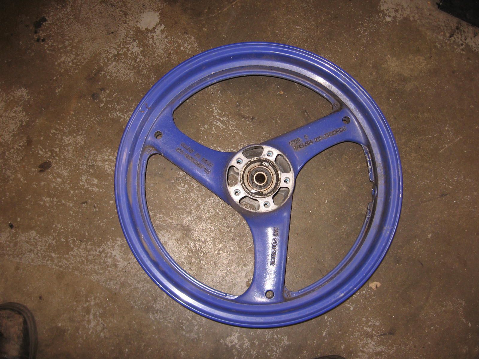 voorwiel 	Gsx600f 89-97	54111-34c01