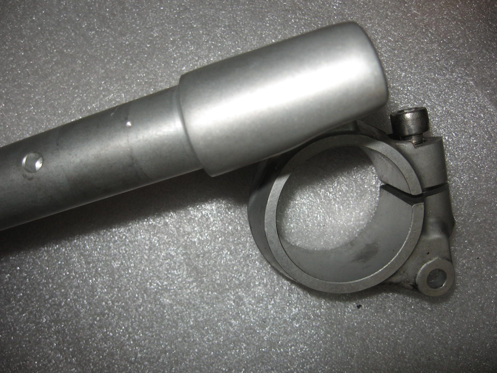 stuurhelft links , handlebar left	daytona 955i 97-06	T2042551