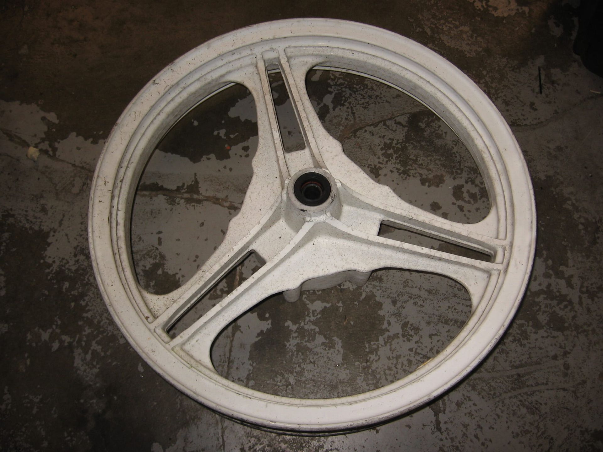 Voorwiel , enkele schijf	gpz500 wit,A2 1987-89	41073-1329