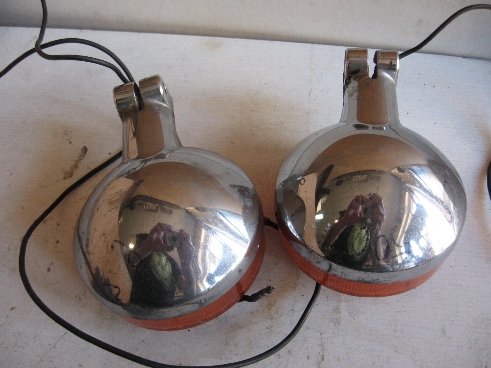 set knipperlicht 	( kunstof huis , 1 met schaafplek ) Cb750f 1980	33600-377-671 , 33650-377-671