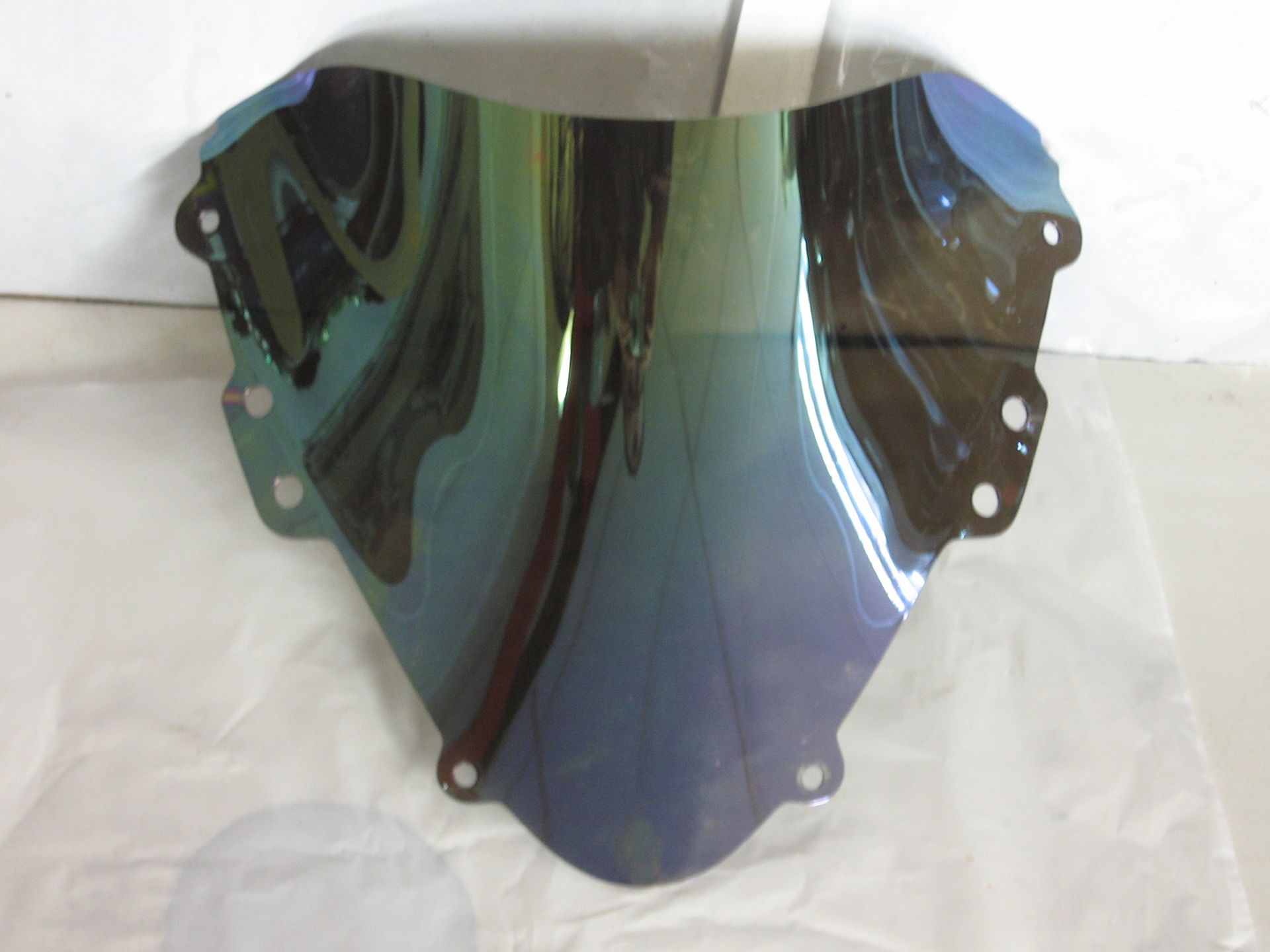 kuipruit airblade iridium finish , gsxr600 04-05, gsxr750 04-05		airblade scrs038	( lichtekrasjes. niet gebruikt )94611-29G10 ,94611-29G00