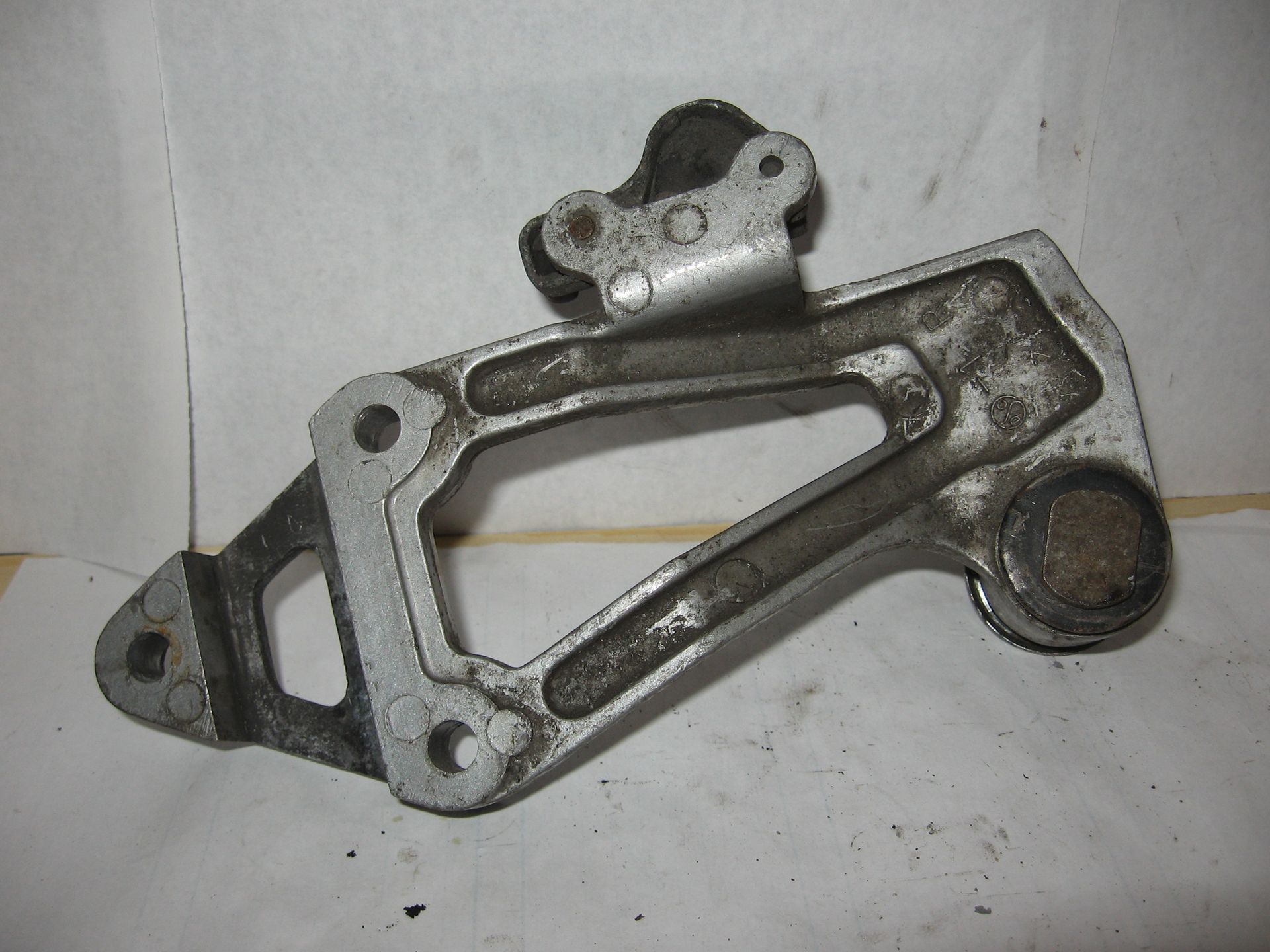 RightHand stay muffler , recgter voetsteunhouder / demper rechts 	Gpx750r 87-90	35011-1313