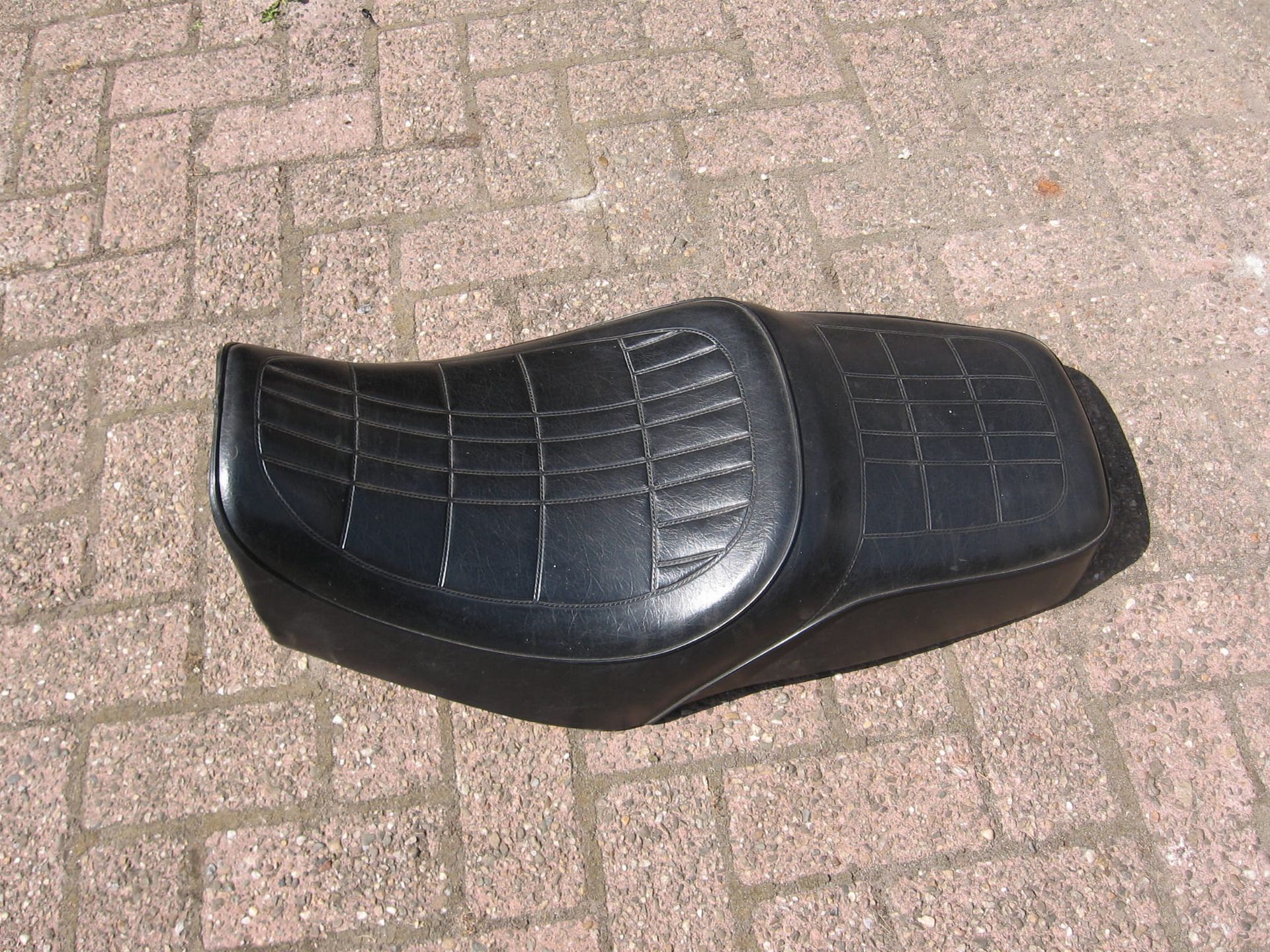 Zadel , ooit opnieuw overtrek gekregen , geen scheuren	xv920 J	10L-24731-00	10L-w2472	, 10L-24730-00