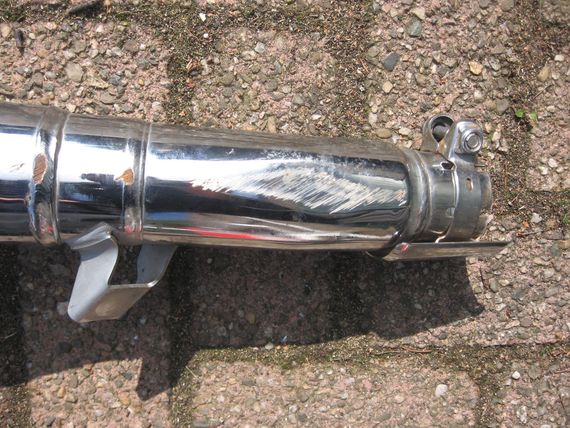 uitlaatdemper met schade	Gsx1400 2002-08 , 14310-42f40