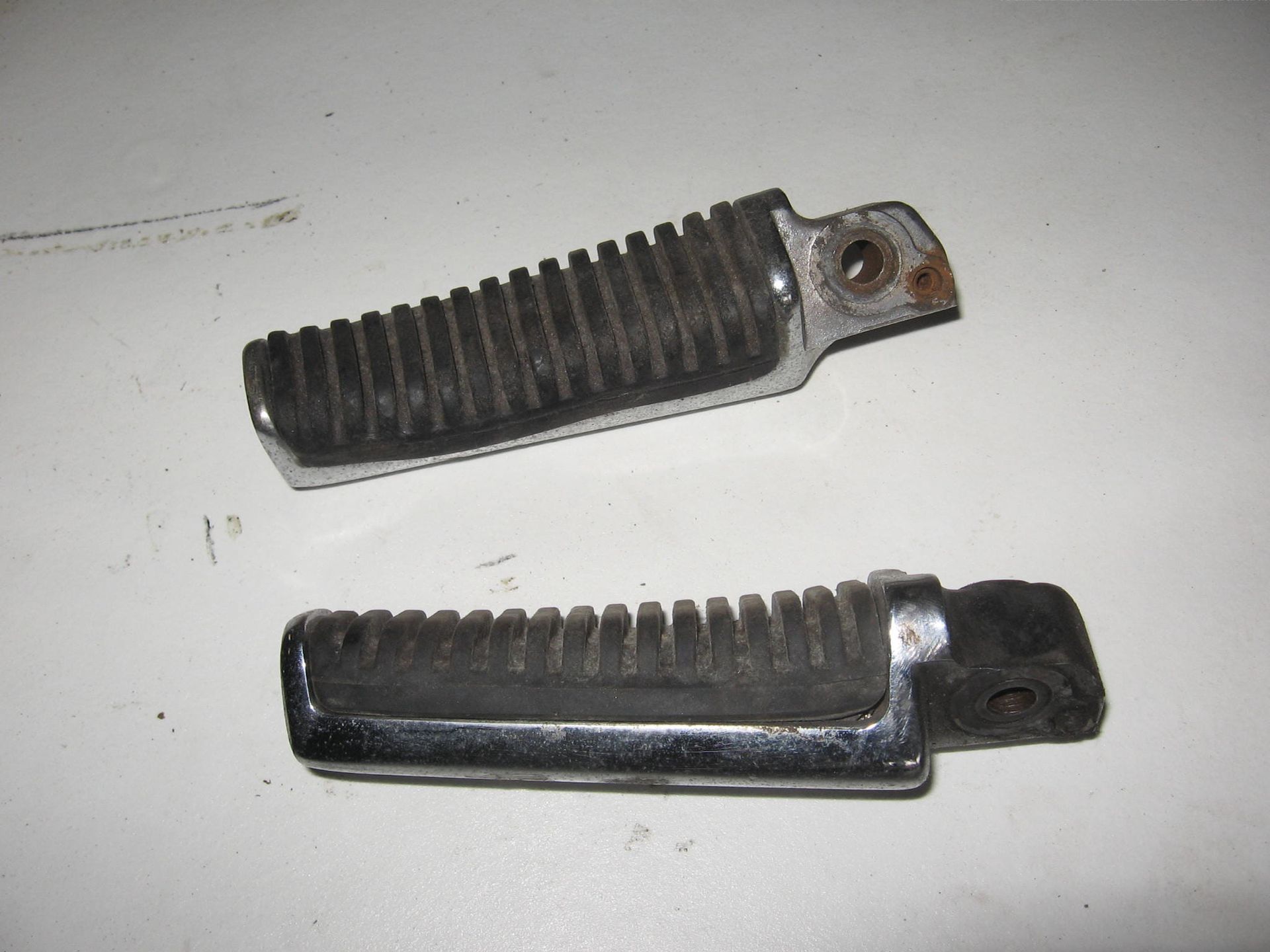 set voetsteun passagier // vs1400 1987-203 vs800  1992-2000 vs750 1988-91		43600-38A01 + 43700-38A01