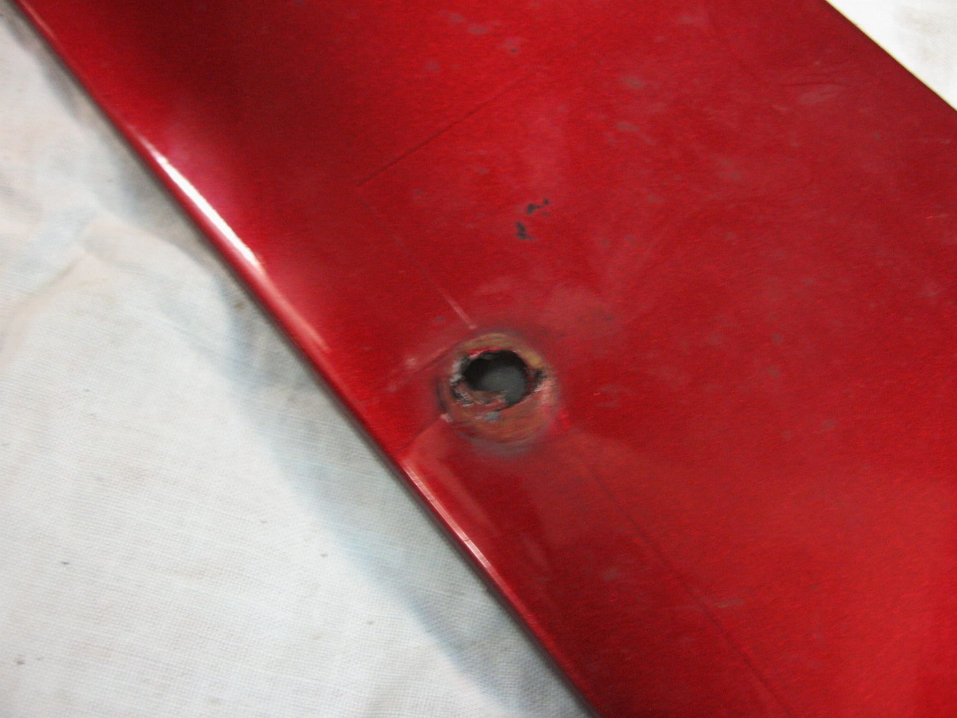 centraal deel voorkuip , inner middle cowl	St1100  	64235-mt3-000		,	1 gat beschadigd