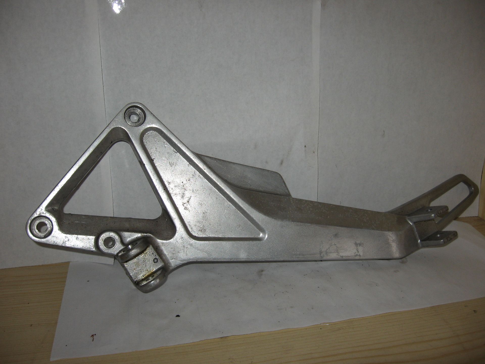 schetsplaat voetsteunen links 	cb250f hornet	50750-kea-000