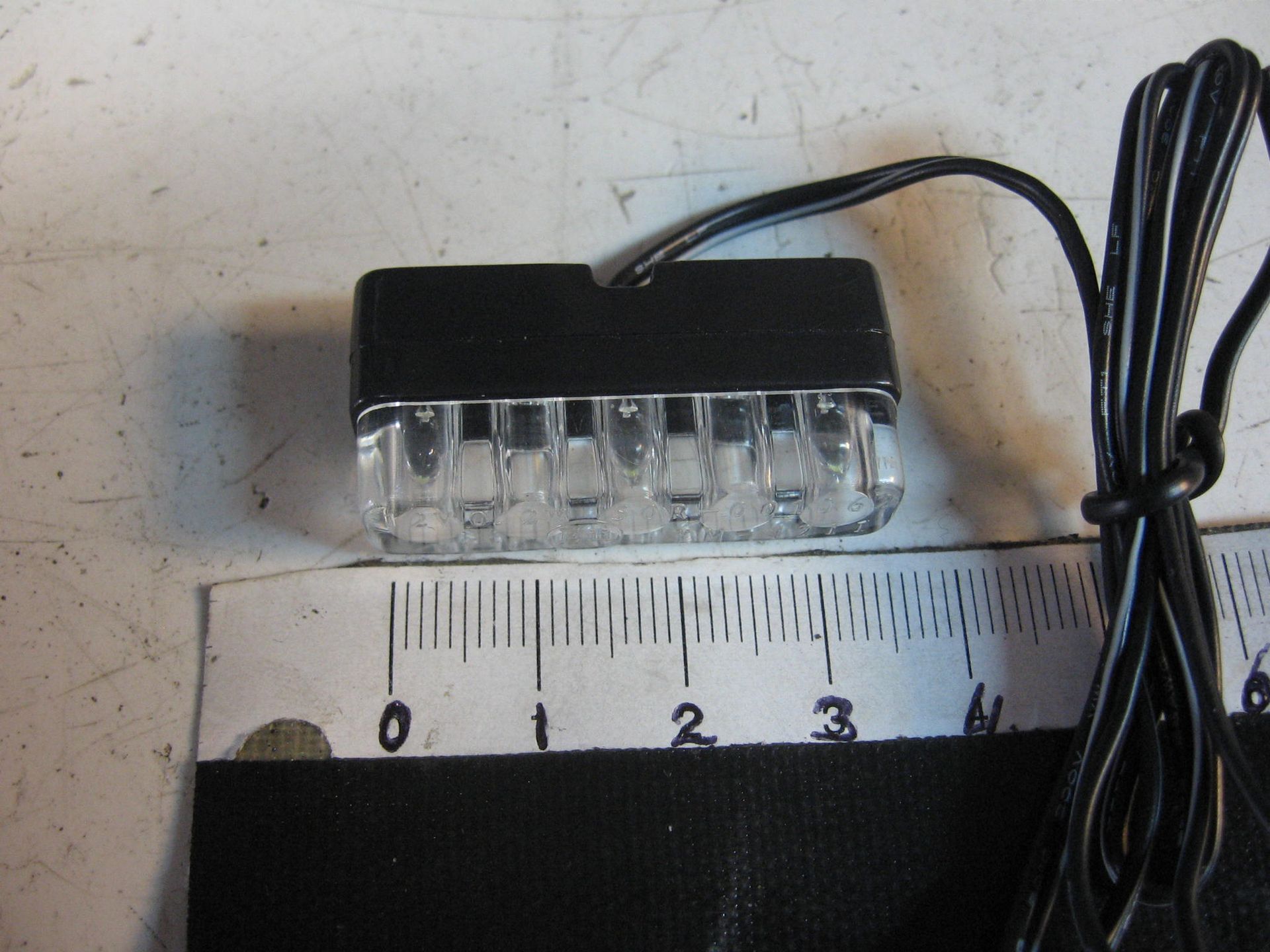 LED kentekenplaat verlichting  met bevestiging beugel	Breed 4 cm	Shin-yo	256-035