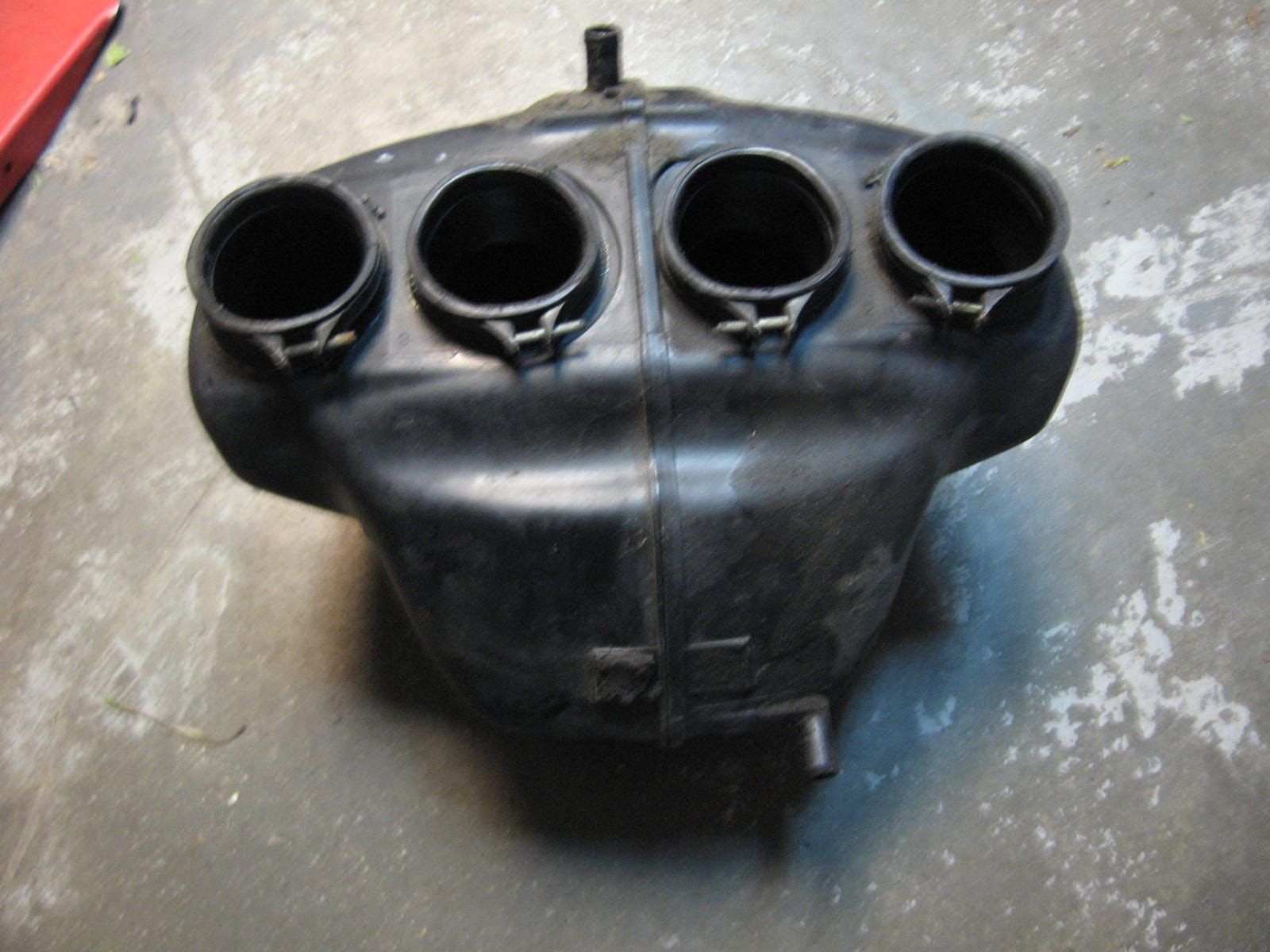 luchtfilterhuis	Gsx600f 	13700-20c03 , 13700-20c01	13700-20c23 (2)