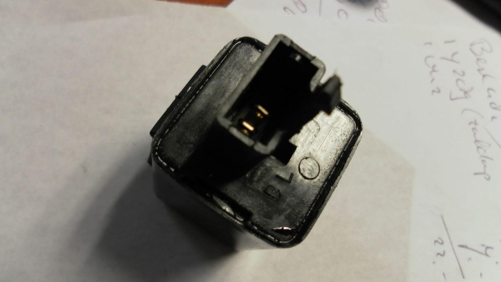 knipperlichtrelais model honda , 2polig , geschikt voor 3polig smalle aansluiting , 21wx2+3,4w