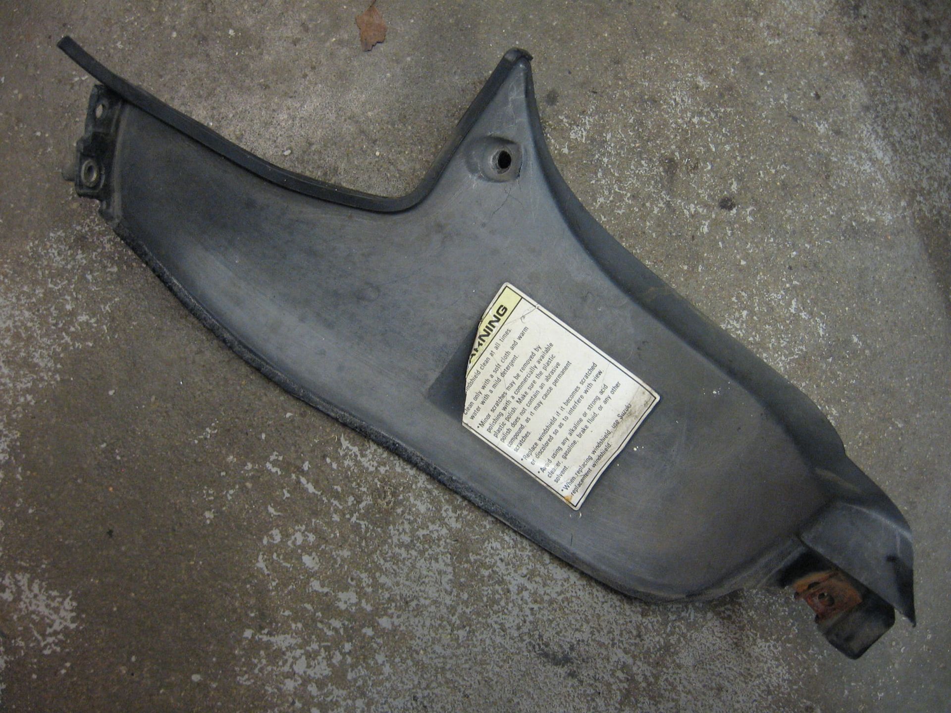 paneel binnenkant kuip links	Gsx1100f  88-94	94419-48b10	94800-48b10-291	,zeer verkleurd