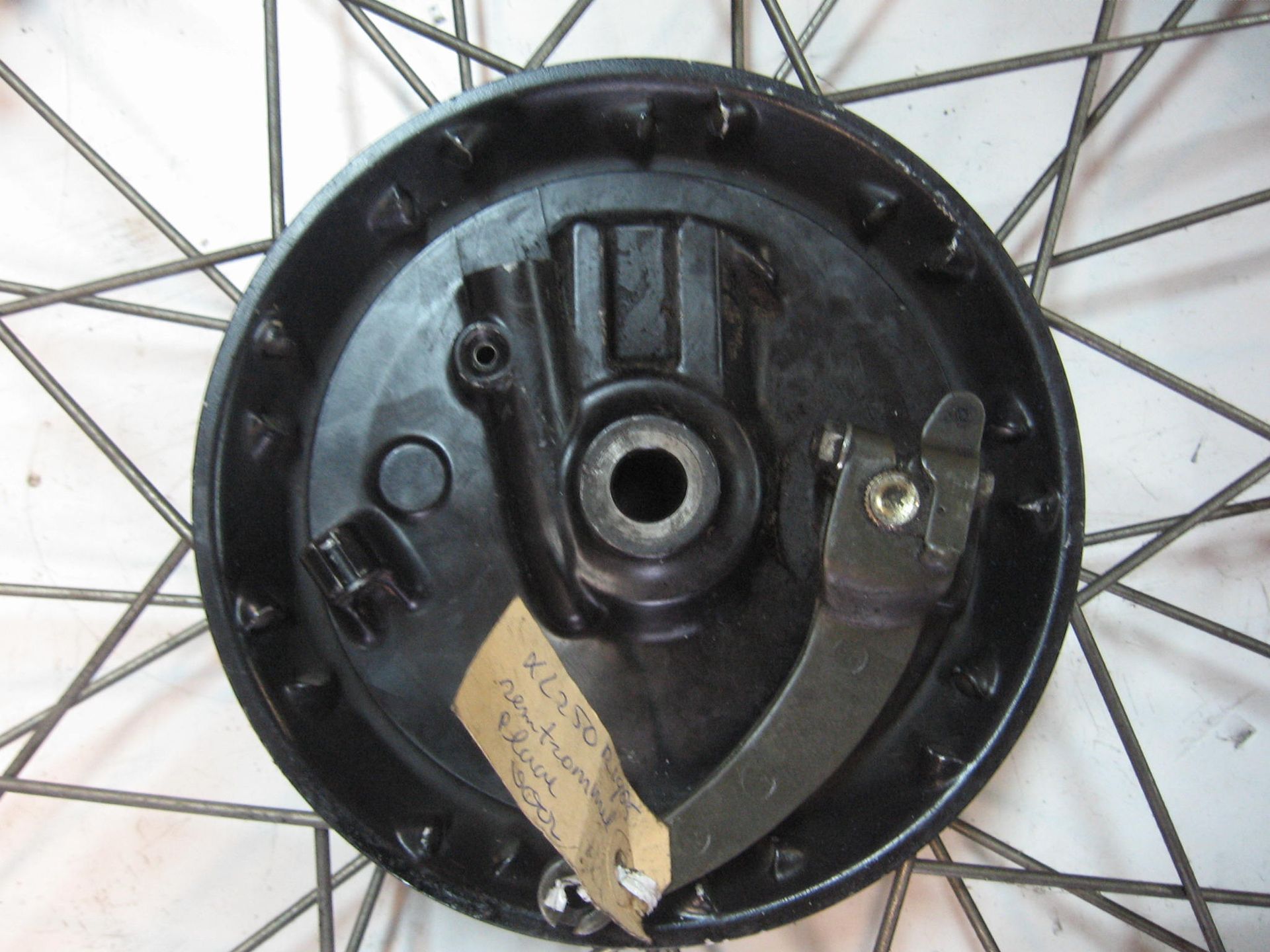 Voorwiel + remplaat met telleraandrijving – xl250 R 1985 1984-87		44601-kg0-000 + 44701-kl4-003 + 45010-kg0-003