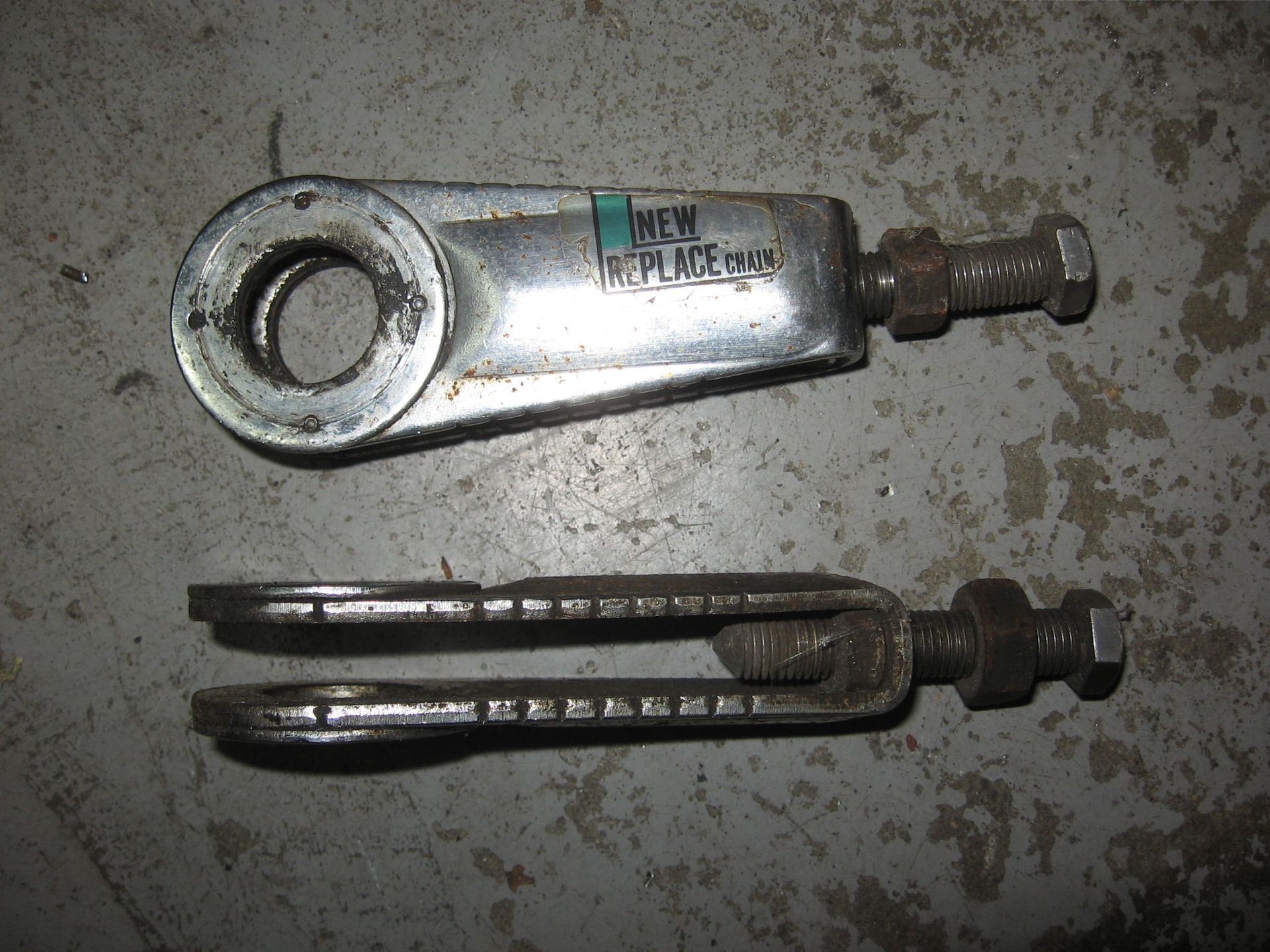 2 stuks kettingspanner achterketting	cb900fb cb900f2b	40543-438-000