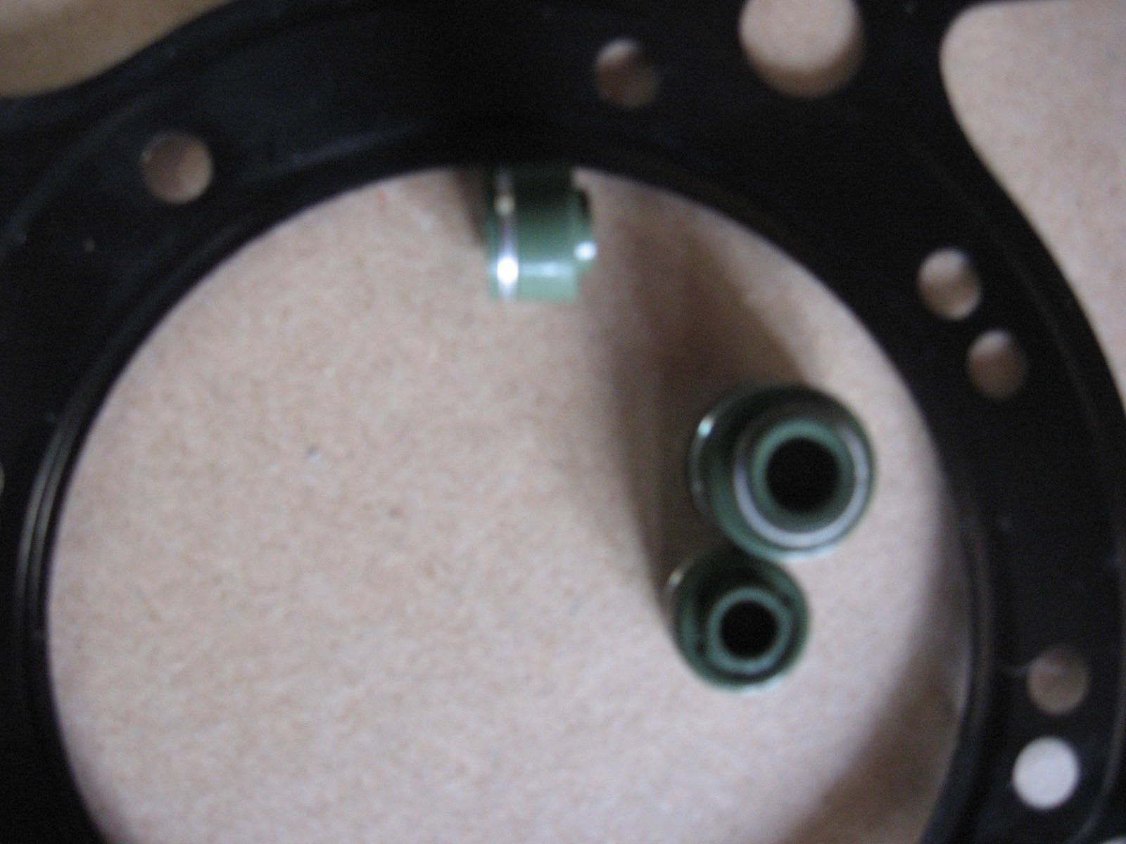 Topset 1 cilinder xl600v 90(-99 , koppakking voetpakking klepseals , kleppendekselpakking , uitlaatpakking		athena		12191-mv1-004,12251-ms6-651 , 12391-mf5-750 , 91303-mf5-003 , 91304-mf5-003, 12208-413-003,12209-413-003,18291-mn4-920