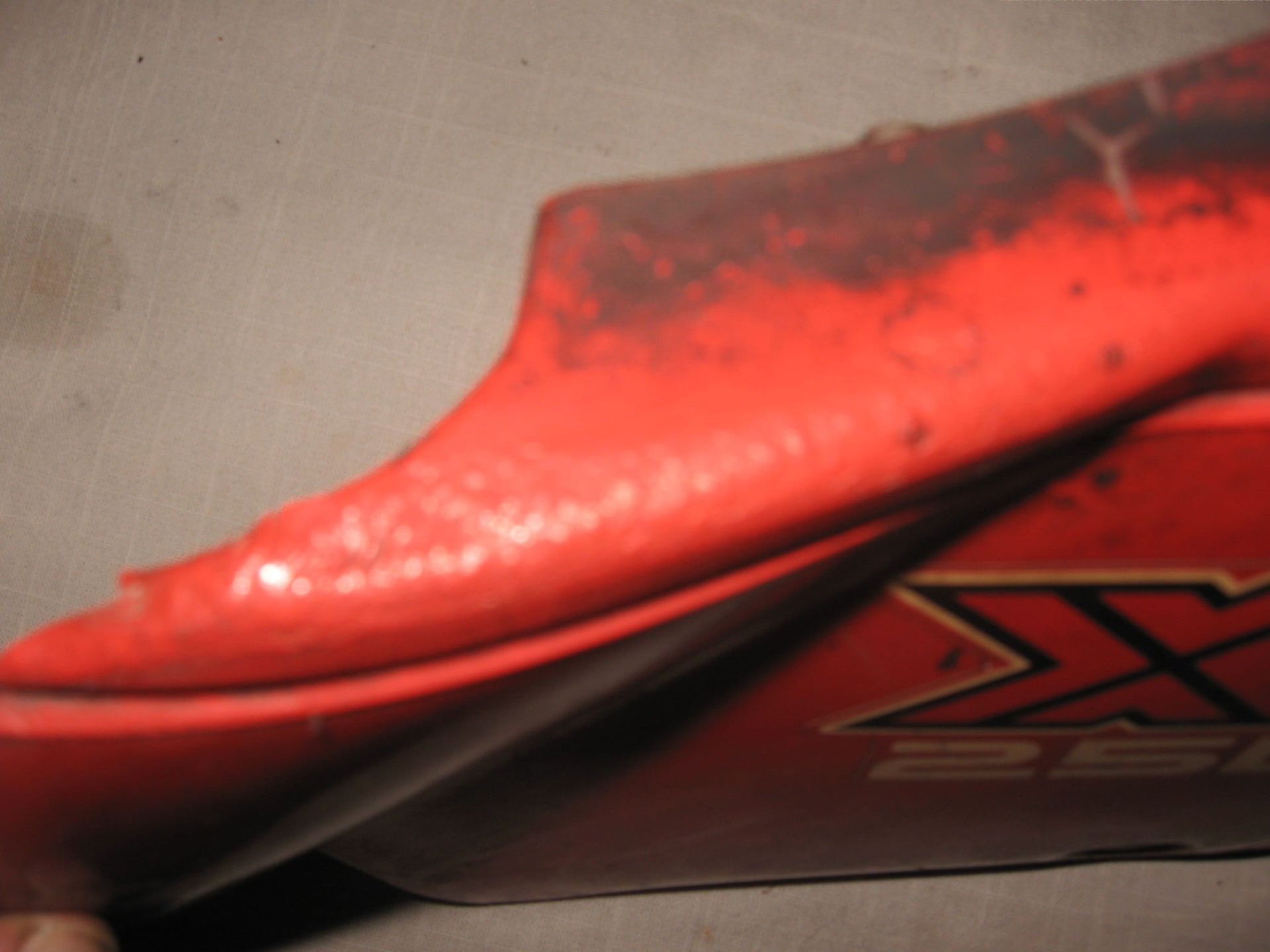 zijkap frame rechts xl250s 1980?