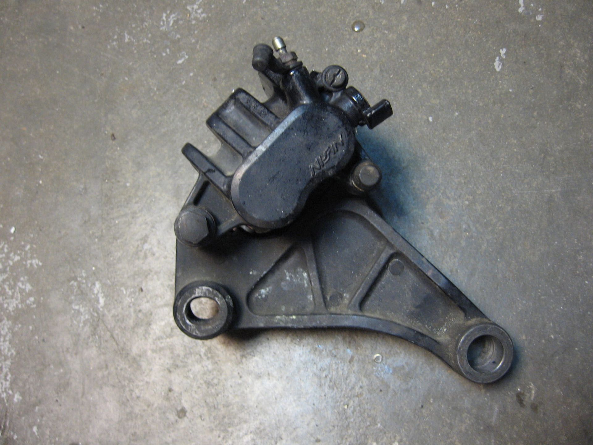 achterremklauw met steun	St1100 91-94	43100-MT3-006 	43101-MT3-006