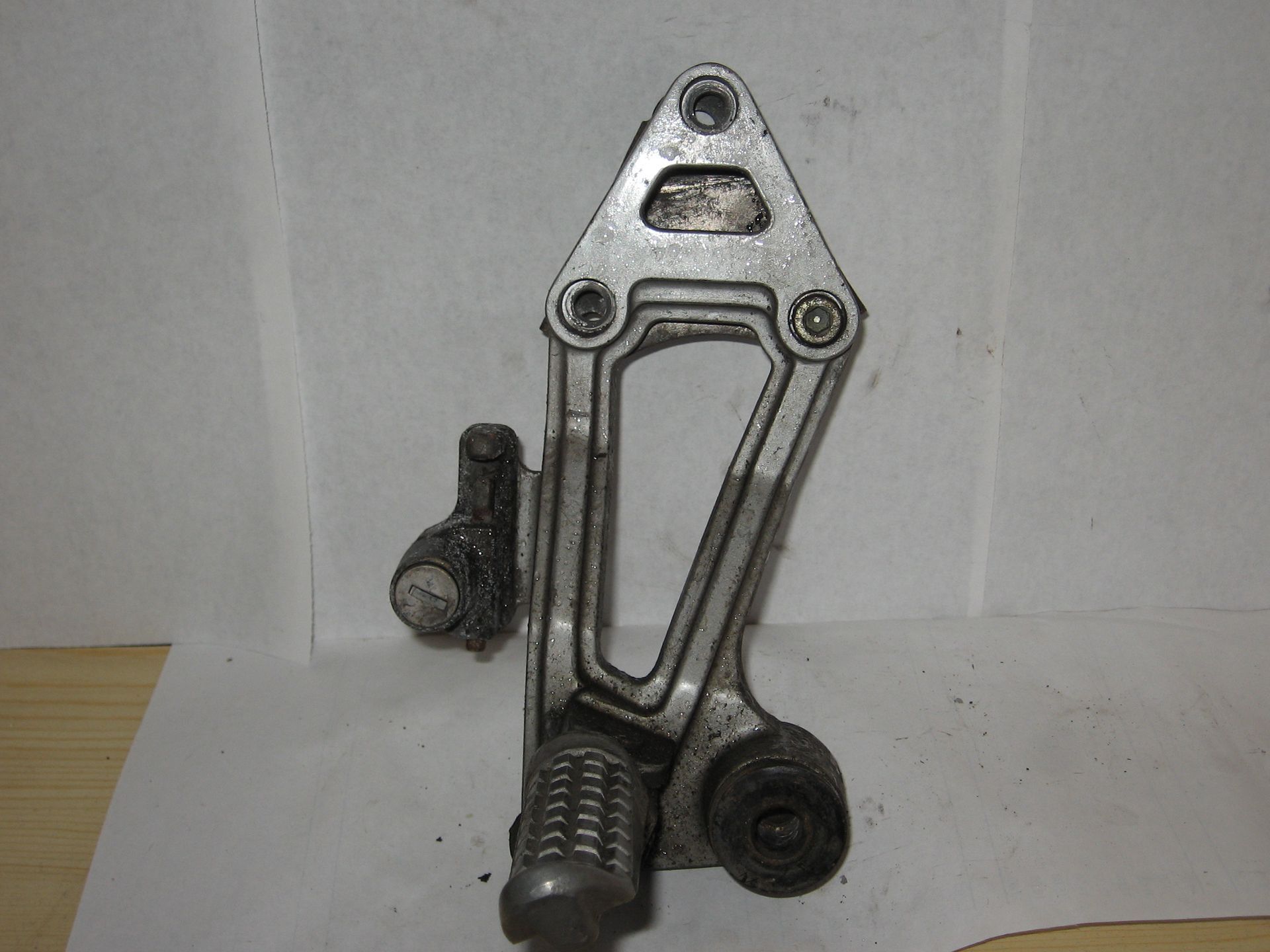 RightHand stay muffler , recgter voetsteunhouder / demper rechts 	Gpx750r 87-90	35011-1313 (1)