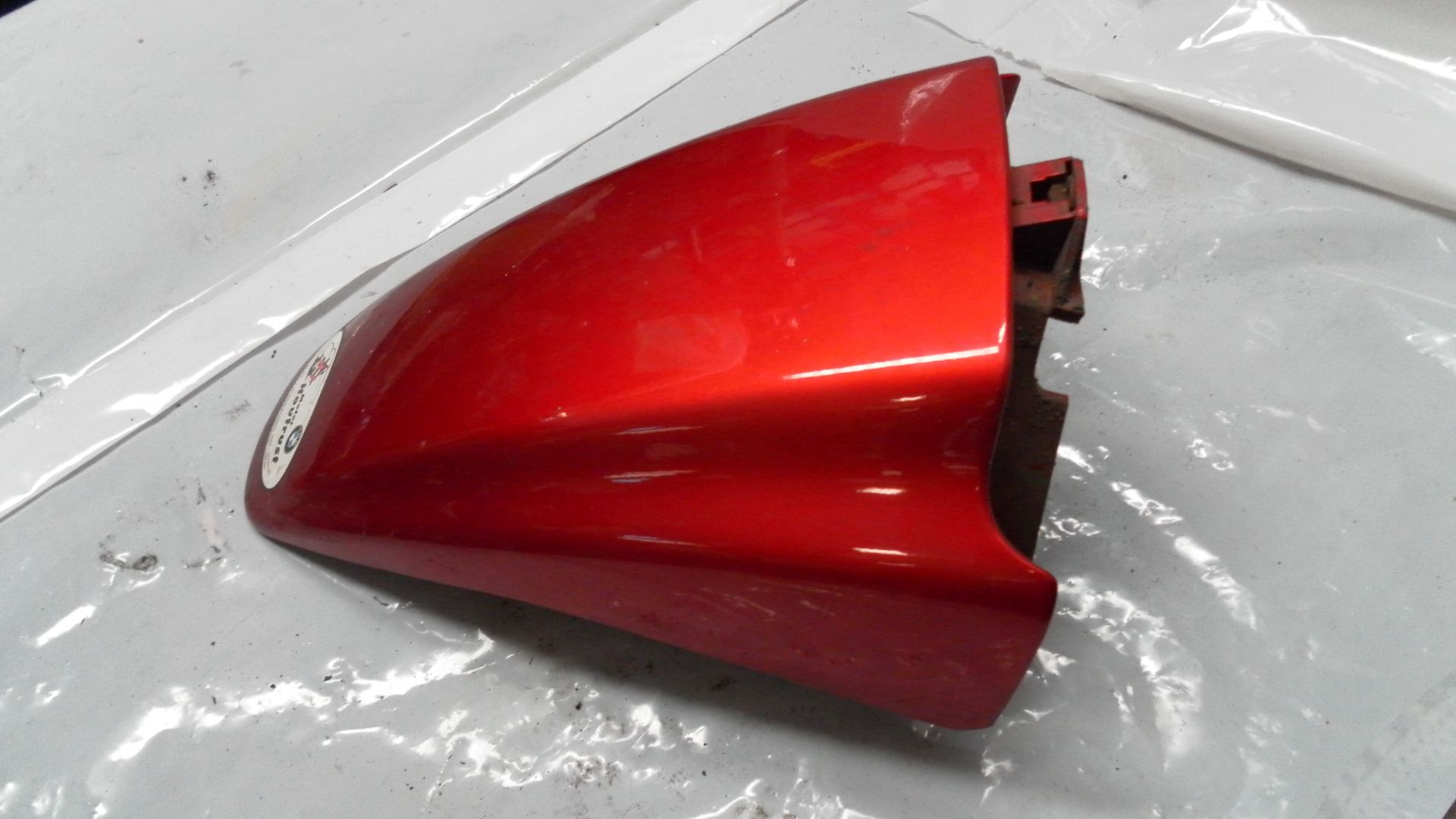 voorkant voorspatbord rood , 	K75 86-95 , k1100lt 92-97 , k100rs 91-92	46611453449	46611456903