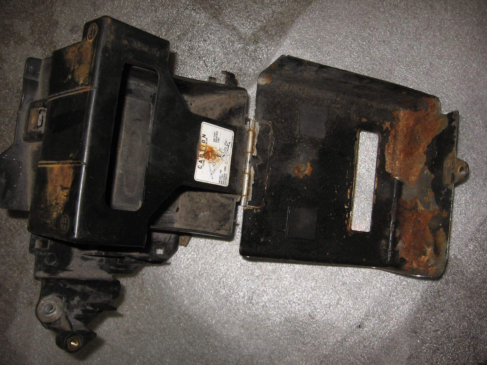 accubak met chrome deksel	cmx450c  	50325-mm2-000 , 50320-mm2-000	 50320-mm2-770	, chroom met roest spikkeltjes