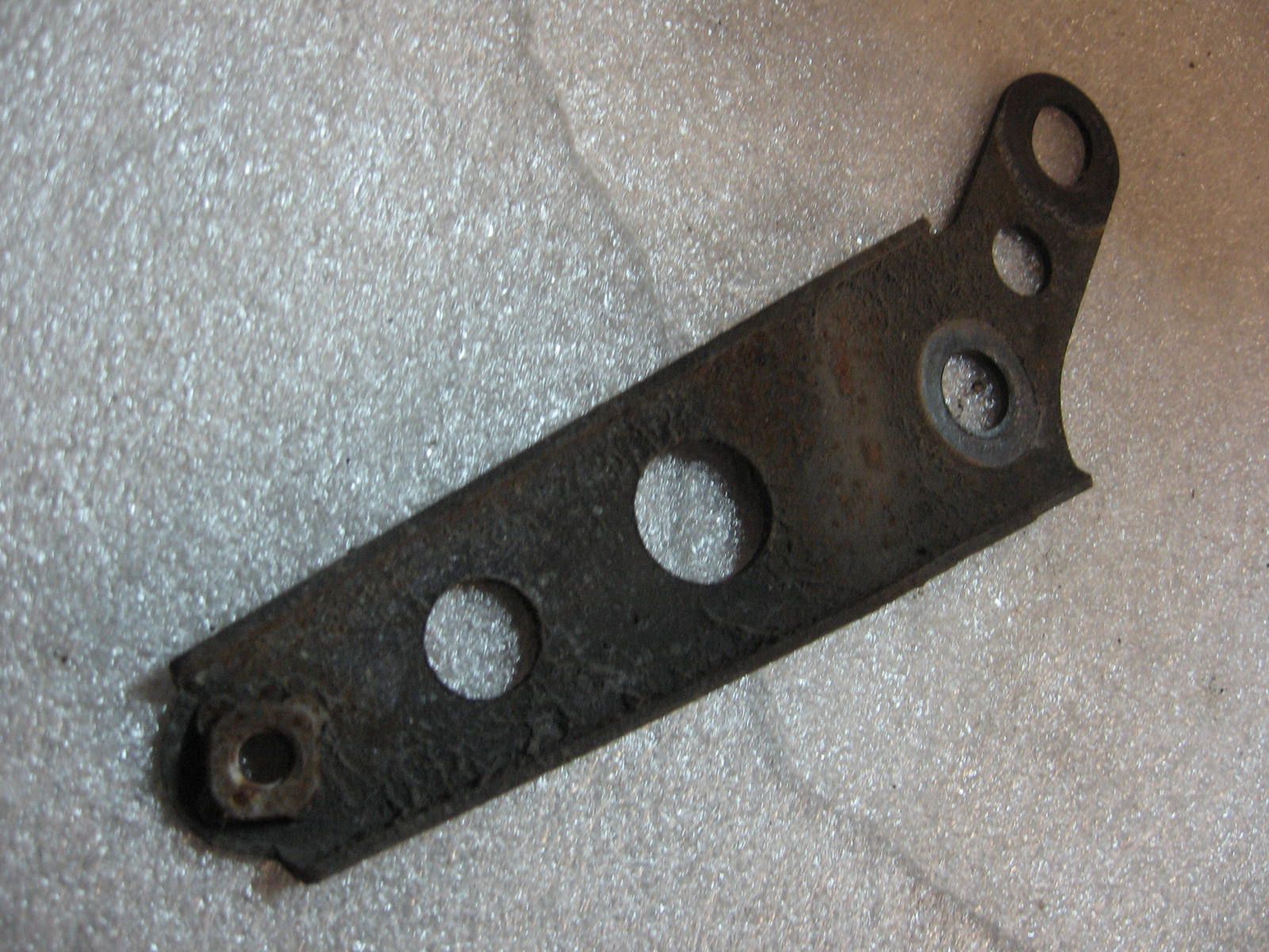 steun middelste kuipdeel rechts voor	St1100 1991-03	50238-mt3-000 (1)