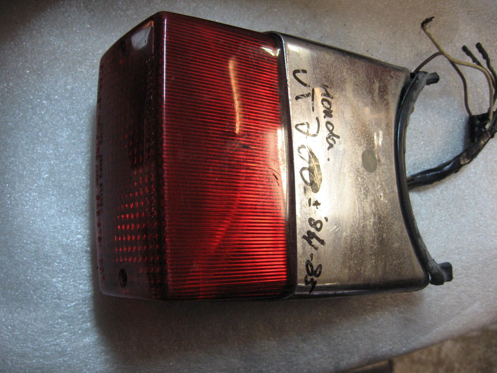 achterlicht  	Vt700c 1984-85 vt750c 83	33701-me9-405	33701-me9-770 + 33702-mb1-672