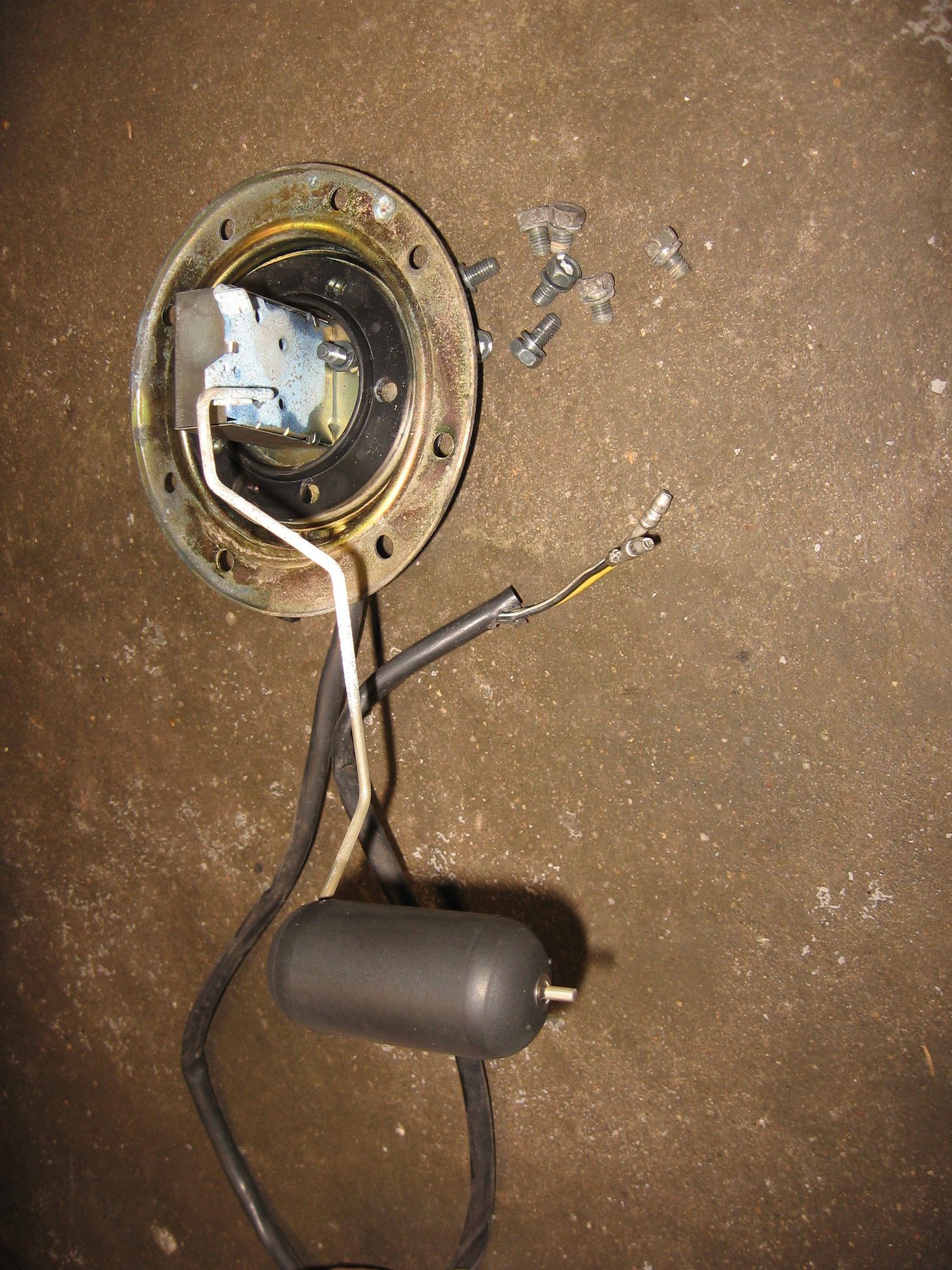 Benzinenivo vlotter	Gsx1100f  88-94	34810-45100 ,34825-45100	34885-40A00