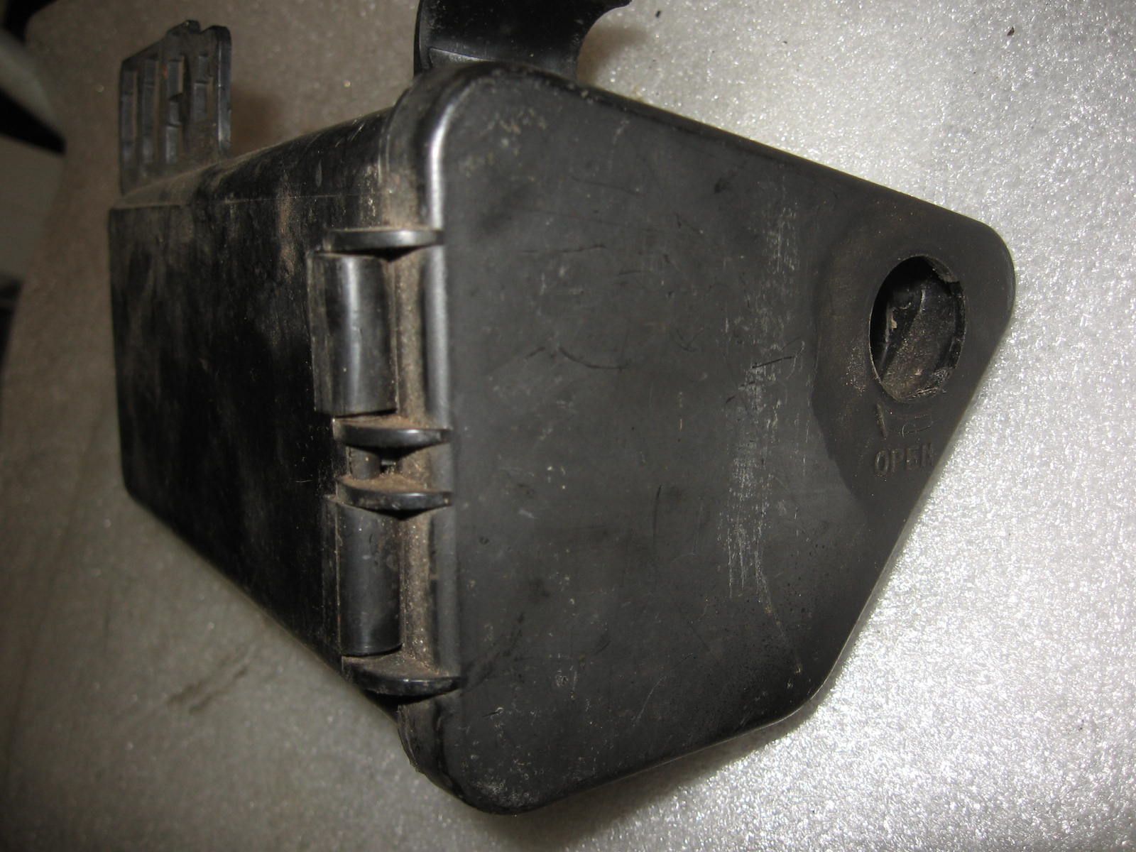 Gereedschapsbak met deksel zonder slot  , toolbox 	Cmx450c  86-87	83501-mm2-000 , 83502-mm2-000