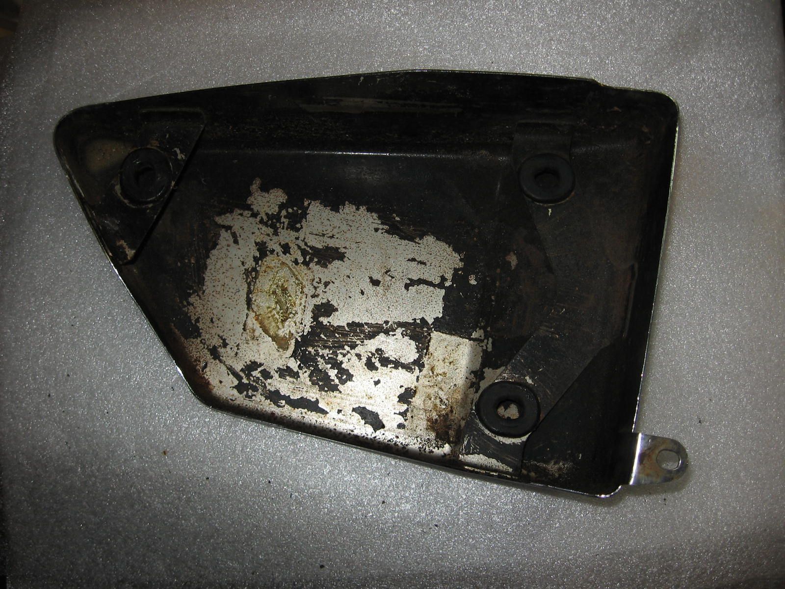 zijkapframe links chrome	Cmx250c 85-86	83600-kr3-000		, Beschadigingen , roest spikkeltjes