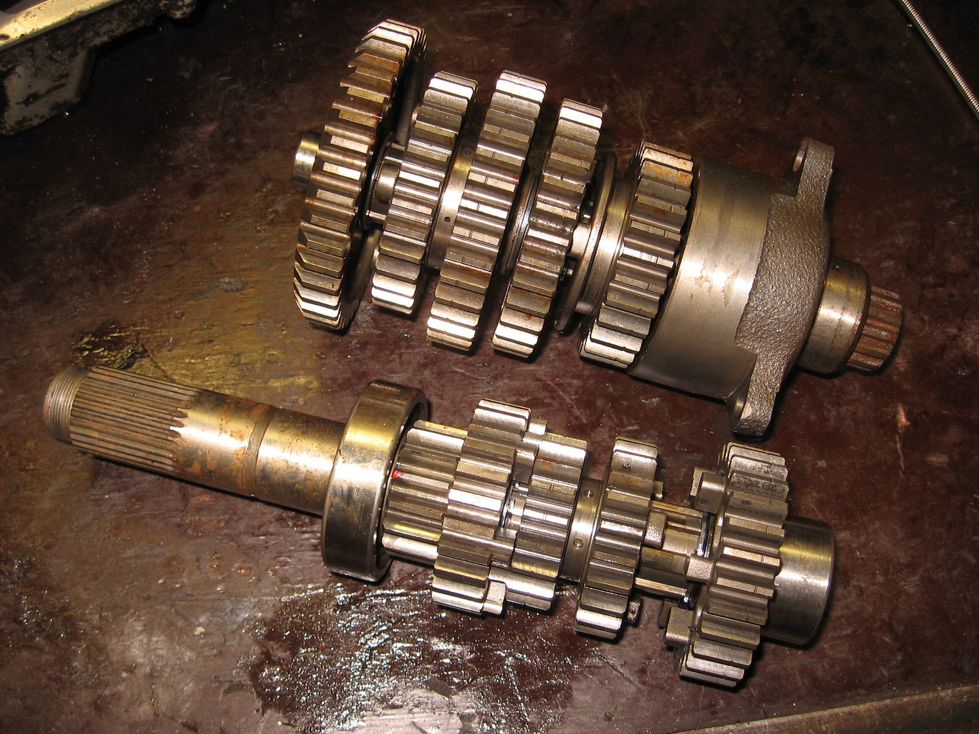 versnellingsbak , assen met tandwielen	Vf1000f 84	23220-MB2-010 ,23220-MB6-680 , 23211-MB6-000 , 23481-MB6-000 , 23491-MB6-000 	23220-MB2-020 ,