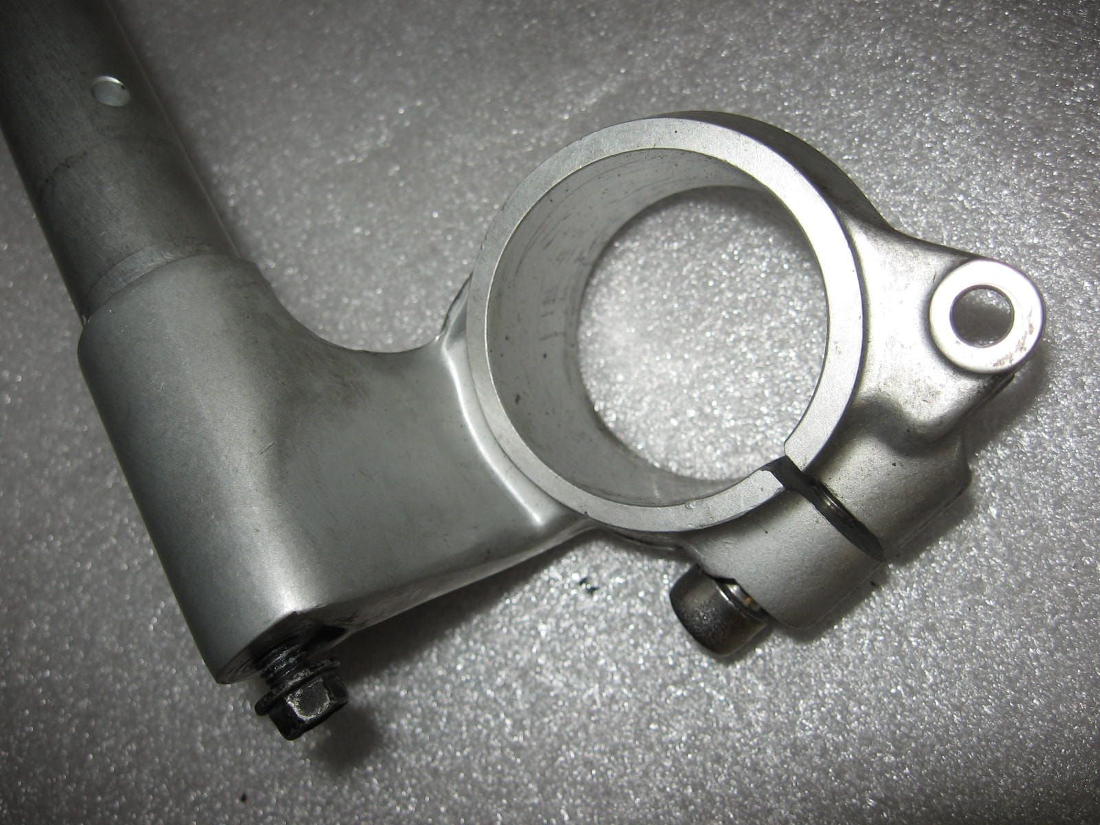 stuurhelft rechts , handlebar right	daytona 955i 97-06	T2042552