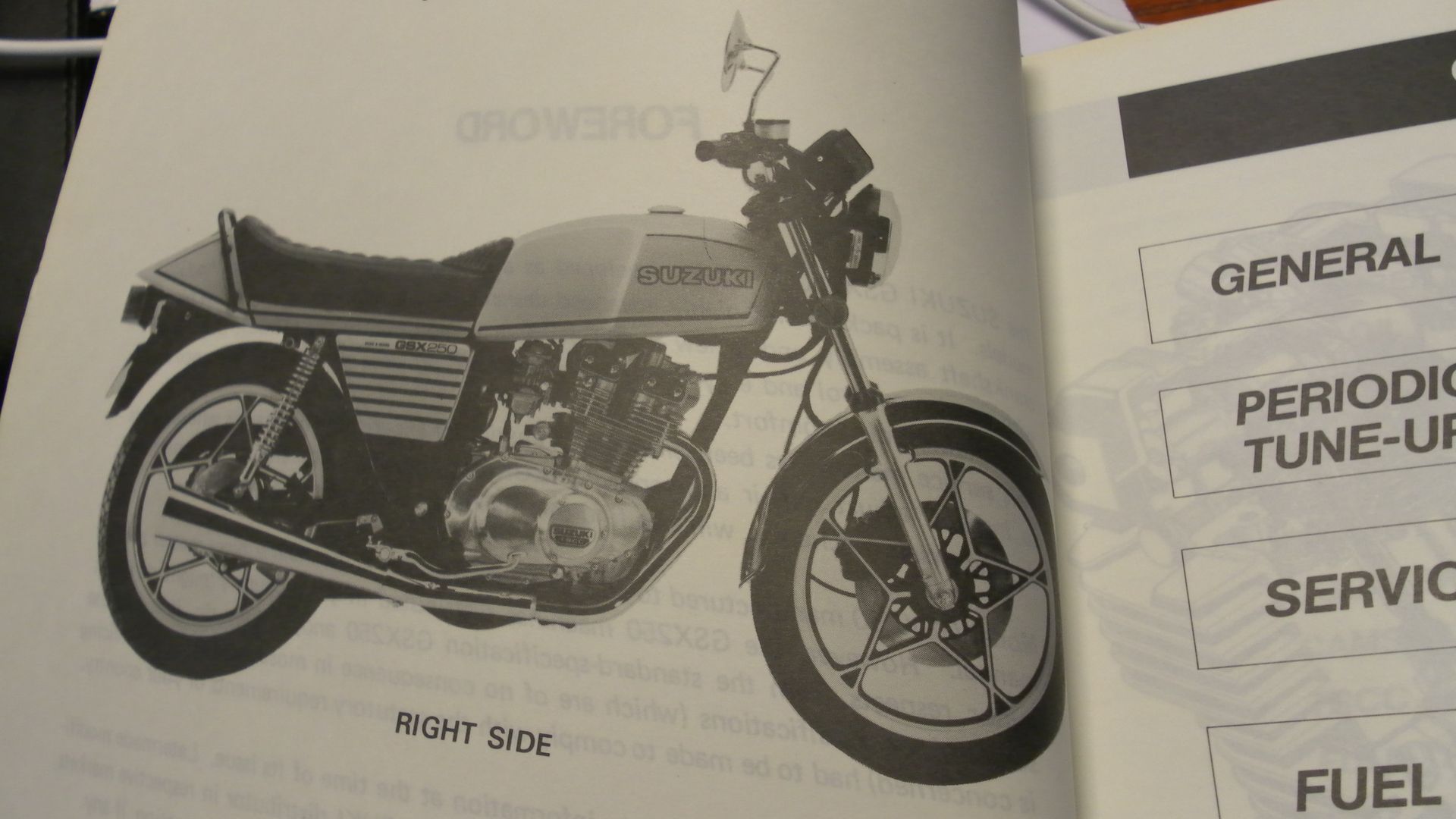 service manual , werkplaatshandboek orgineel	suzuki gsx250		99500-32001-01E	goede staat kleine beschadigingen kaft , engels