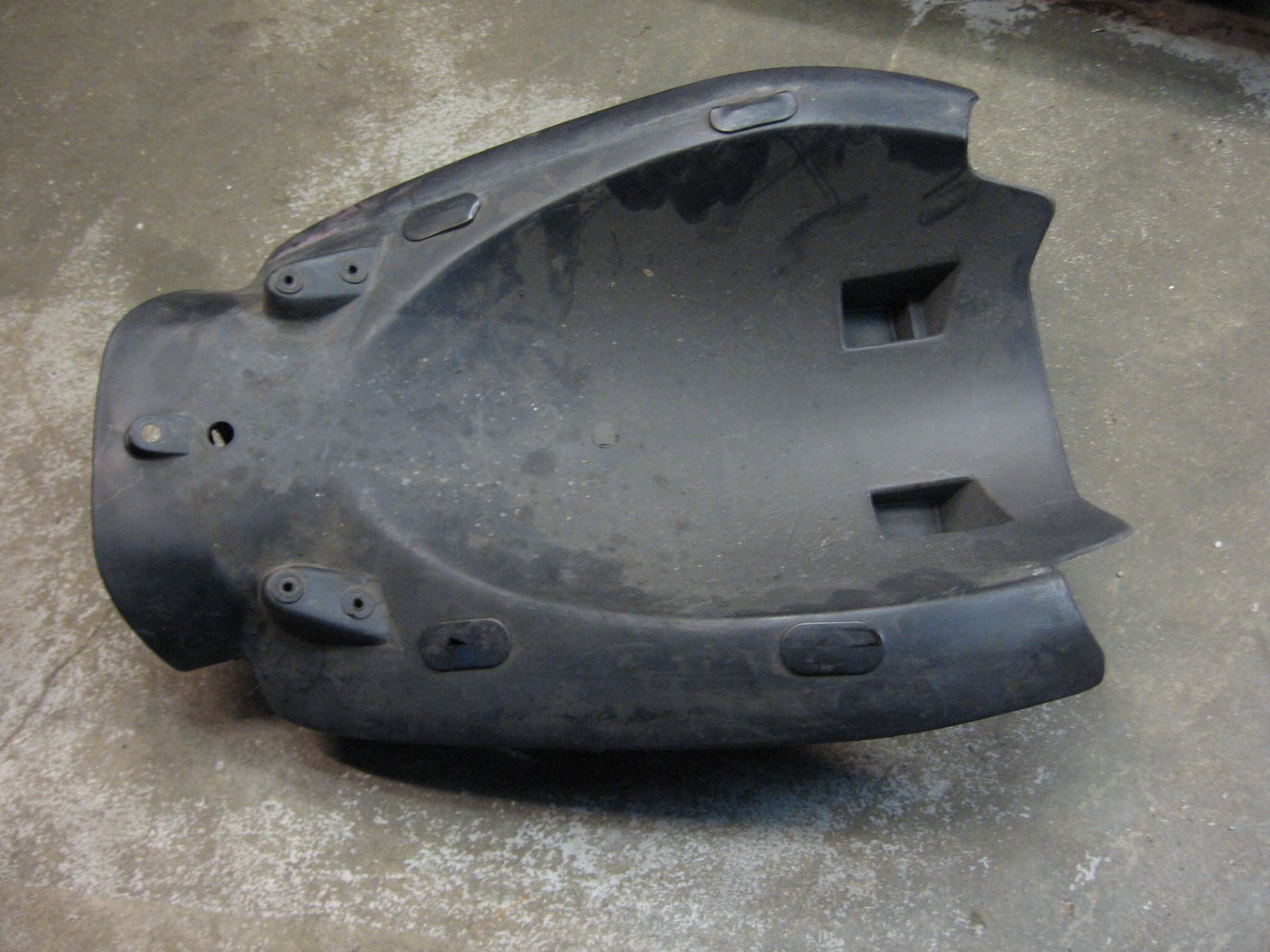 panel toolcase. Spatplaat achter, onder zadel	St4s 01-05, st4 01-03, st3 04-07 	559.1.005.1A	55910051A