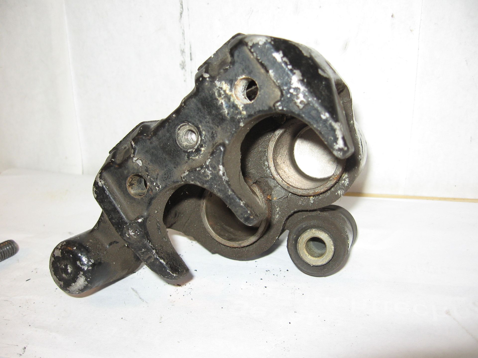 voorremklauw rechts met werk Vt700 84-85 vt750 83 cb750 1982-83 45201-MA5-771