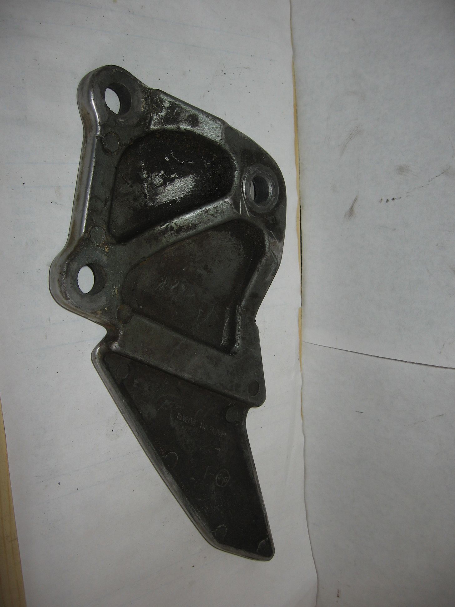 schetsplaat voetsteunhouder  links voor 	zzr600 90-93	35011-1477