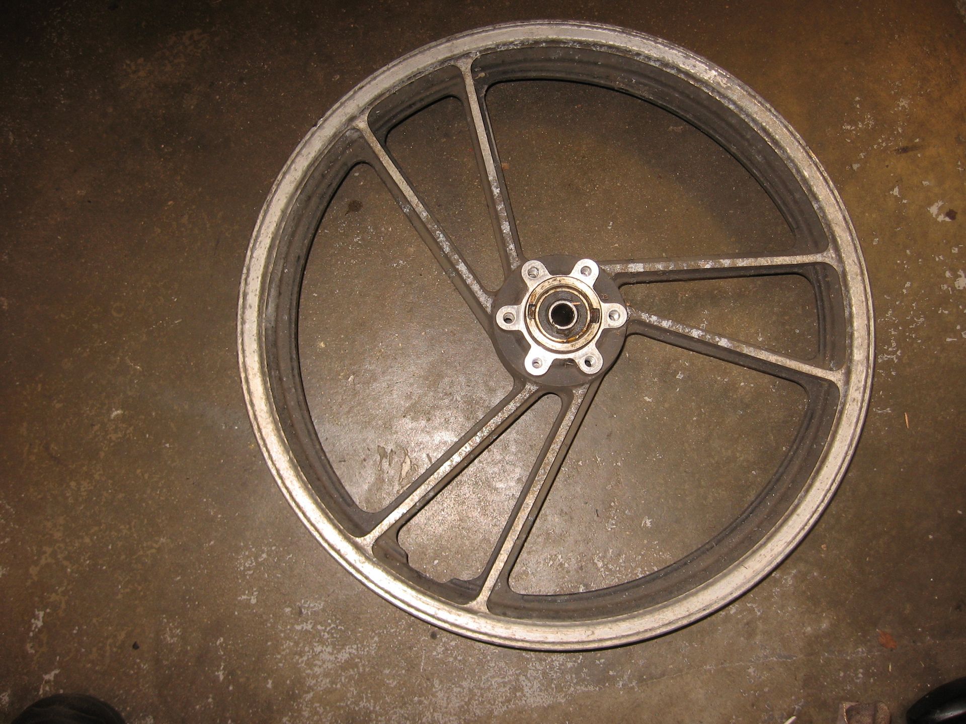 voorwiel 18x1.60 Gsx400e gsx250 , gs450 82- , 54111-44450-291