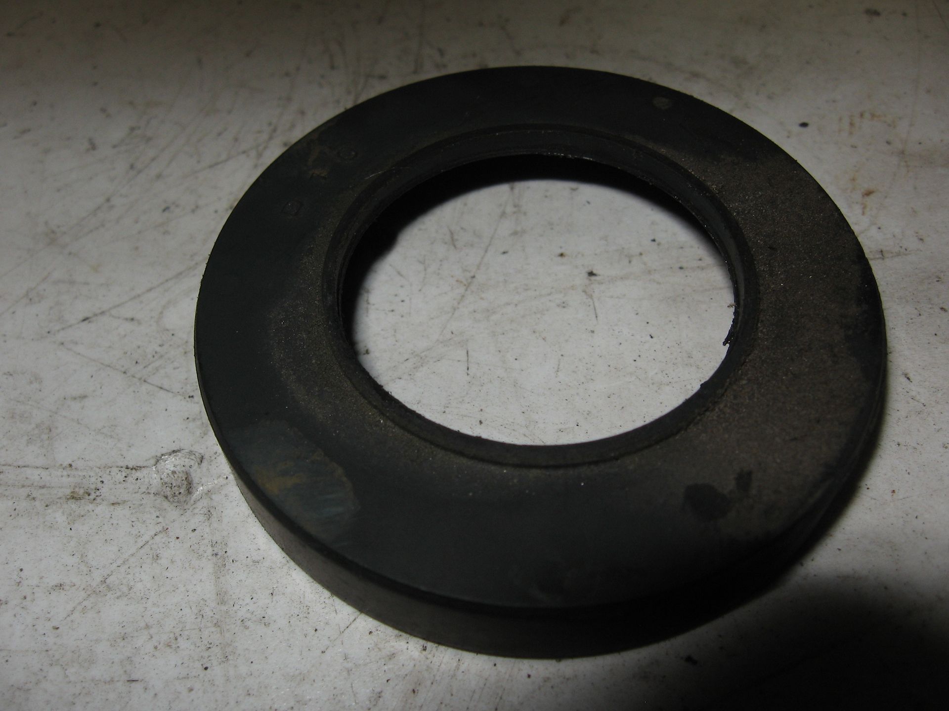 stofkap bovenste balhoofdlager		51643-40502 , gs450 83-86 gsx400e