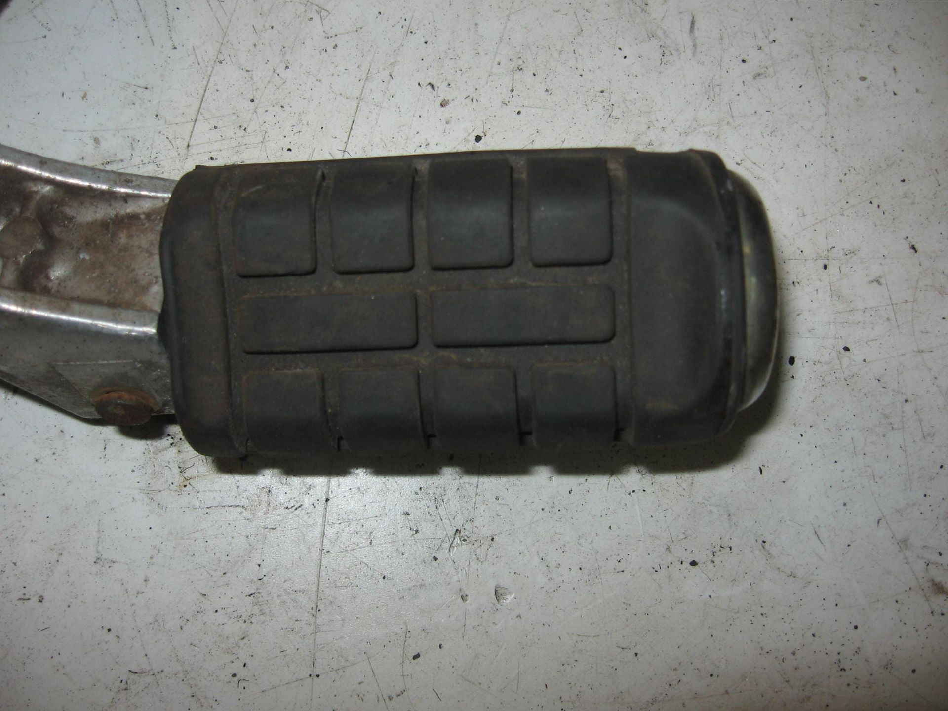 voetsteun met houder passagier + uitlaathouder links // cmx450c 1986-87		50690-mm2-000 (2)