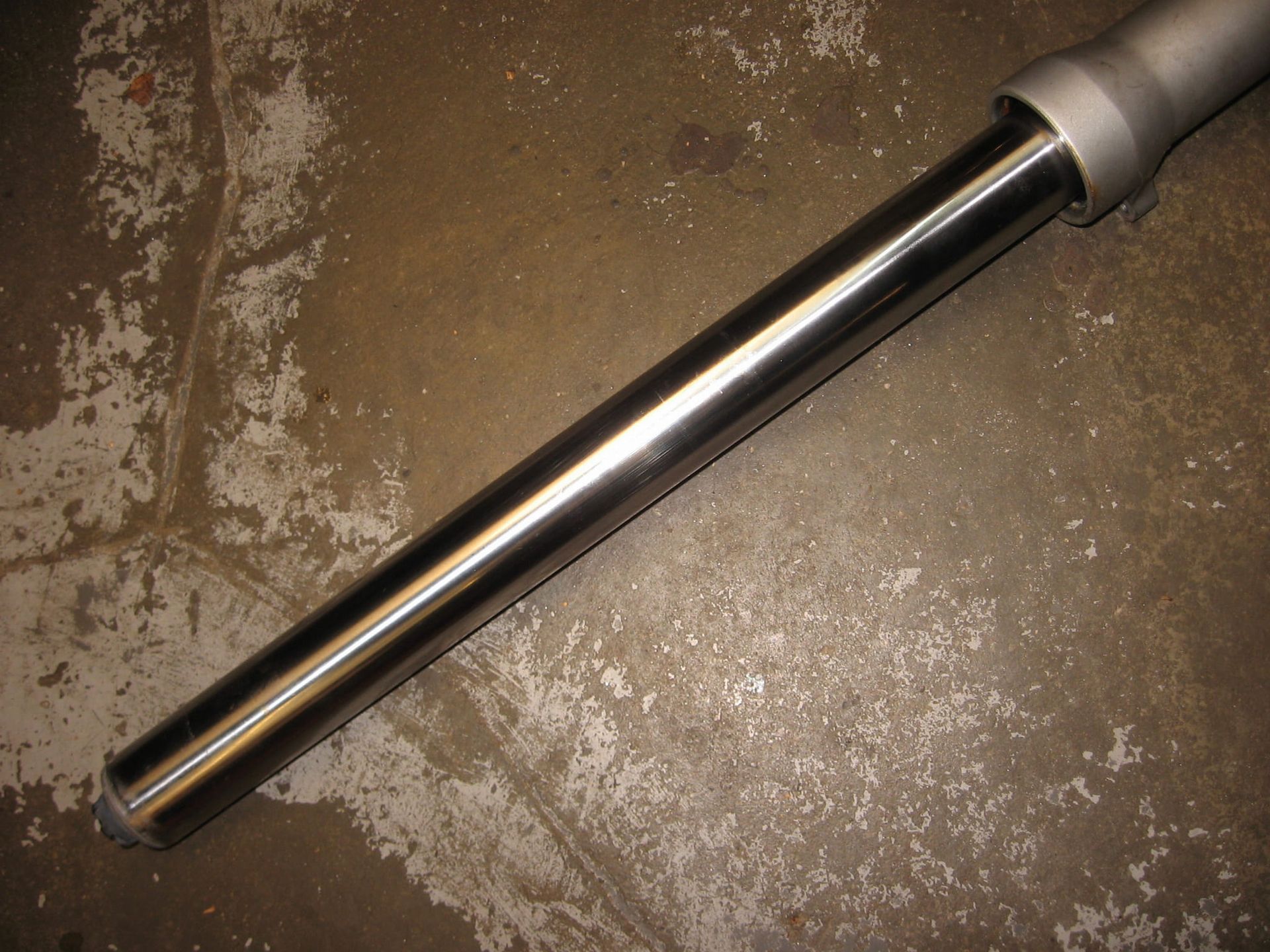 voorpoot links	Gsx600f 88-96	51104-19c10-13L