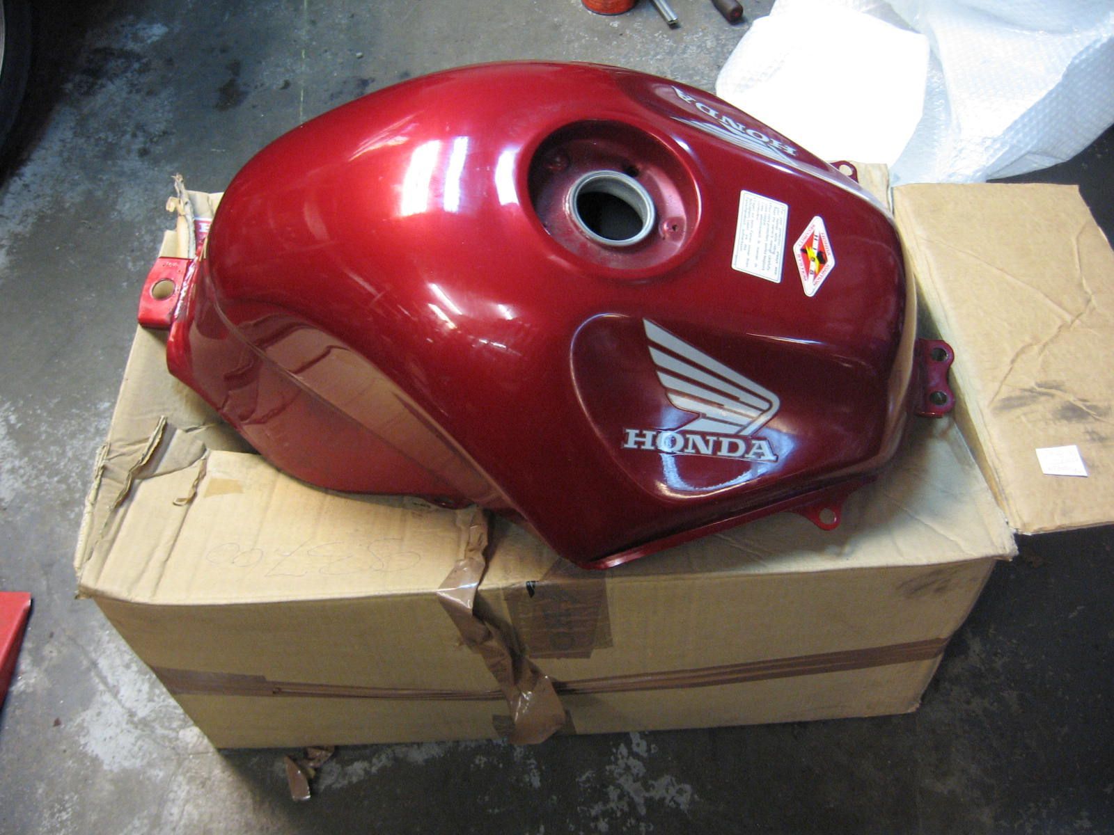 benzinetank Rood 	nt650v deauville 99-01 ,17520-MBL-730ZA