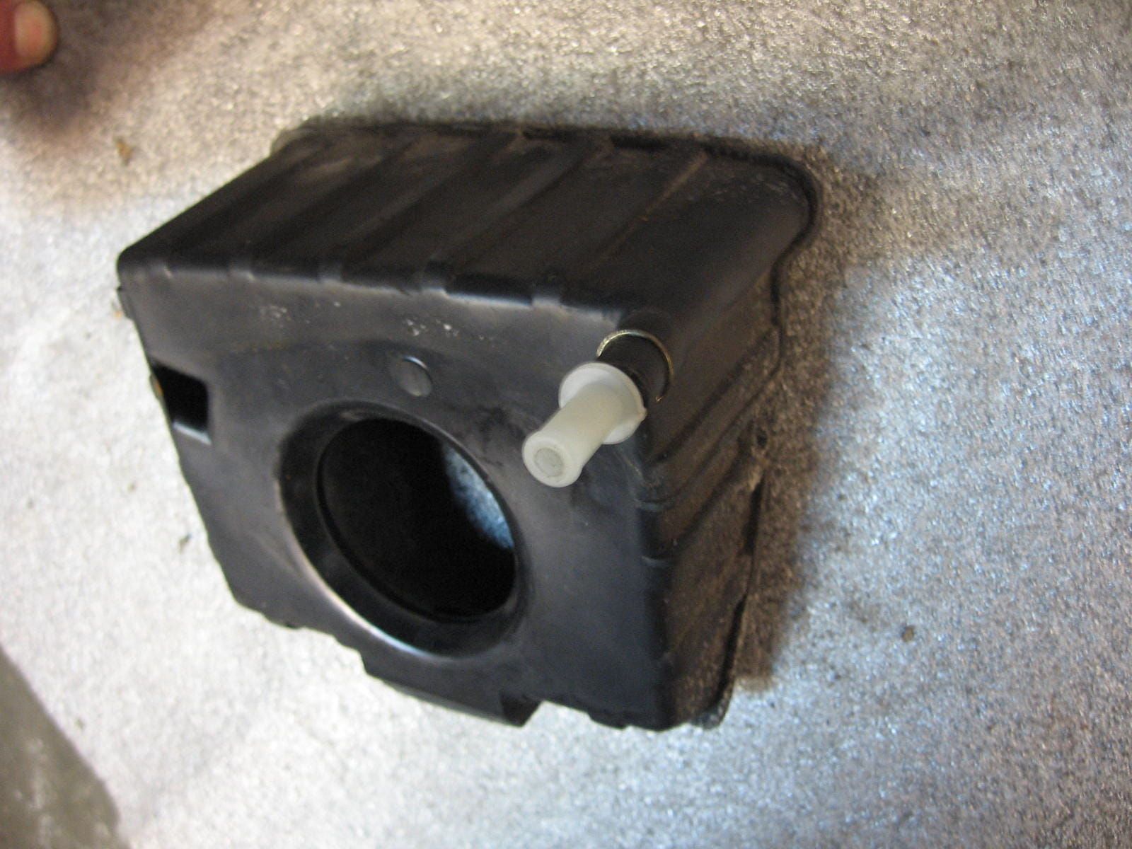 brandstofopvangbak bij tankdop	St1100   	83502-mt3-000