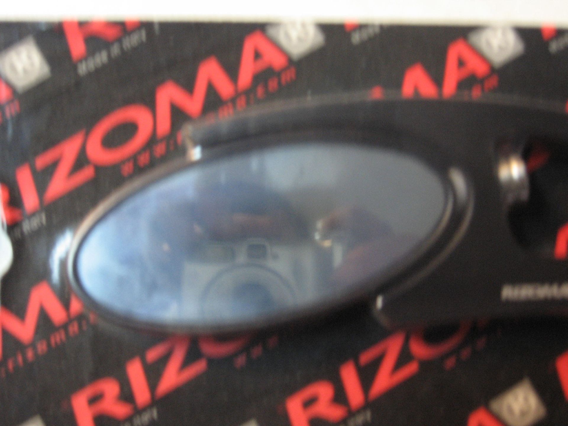 spiegel links , “invidia “	(diverse bevestigingen erbij	) Rizoma	BS005B