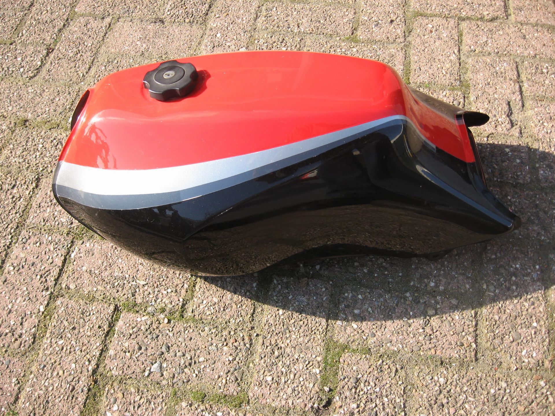 benzinetank ( zonder dop)	fj600 1985	4k0-24110	33m-24110